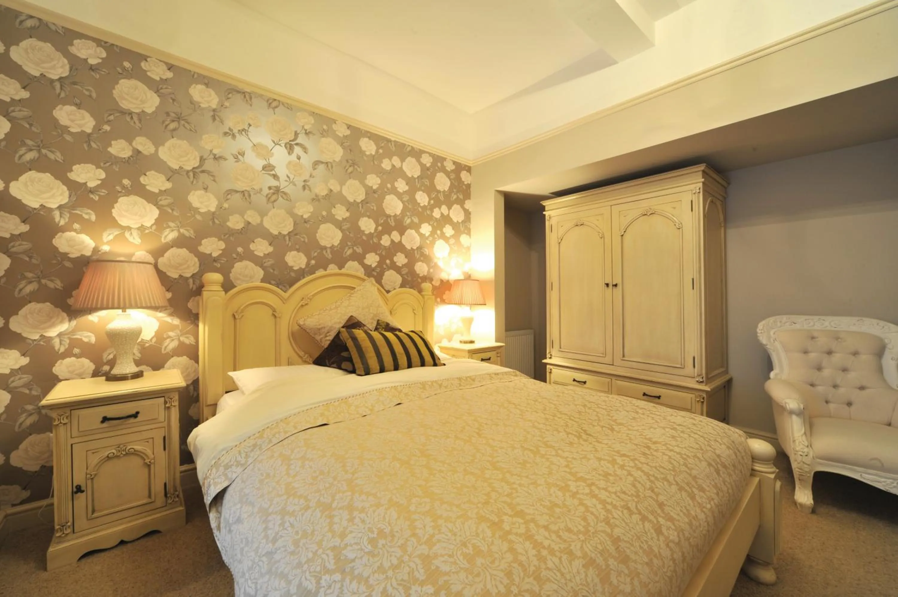 Bedroom, Bed in Priory hotel