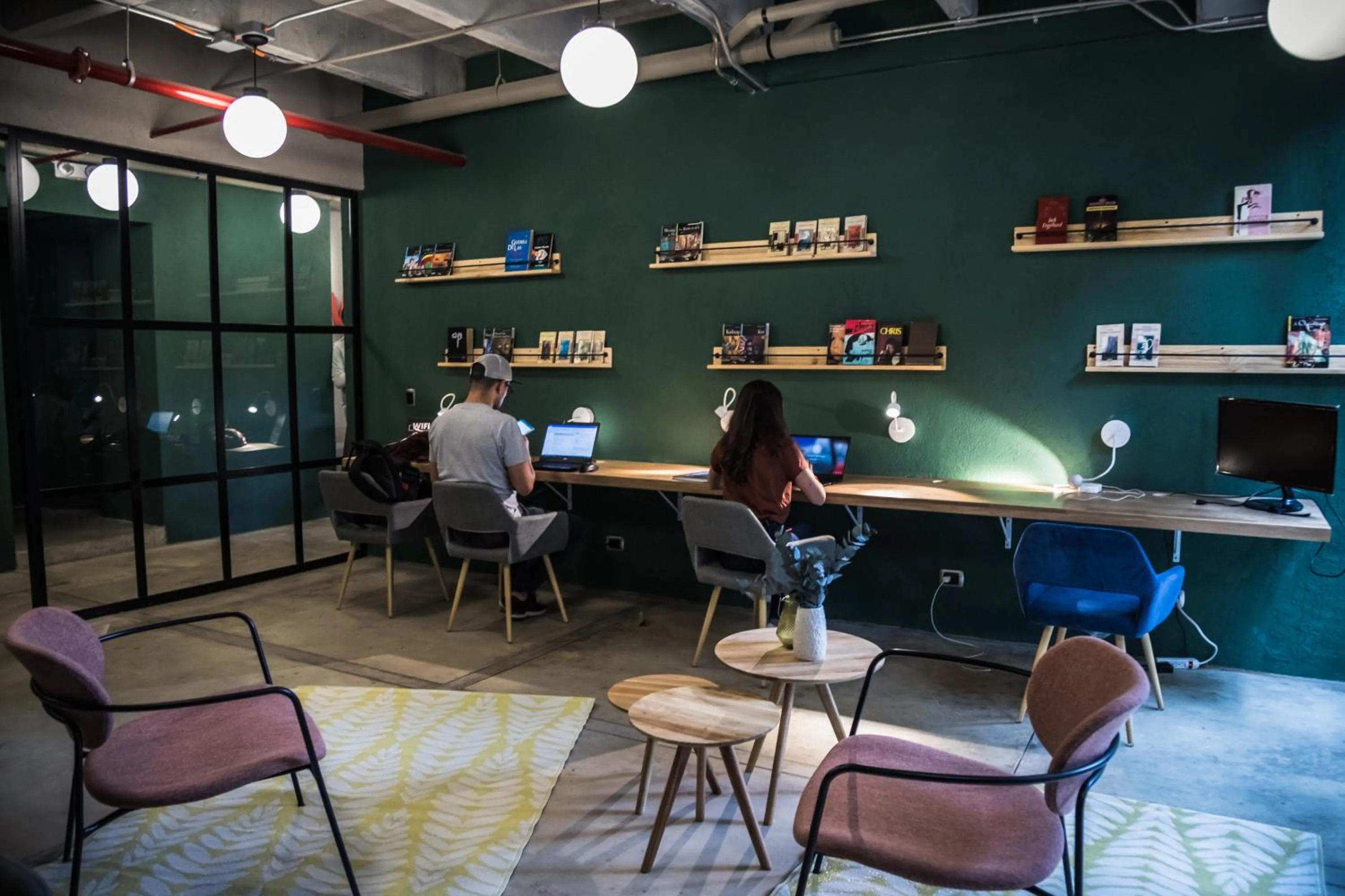 Library in Viajero Medellín Hostel