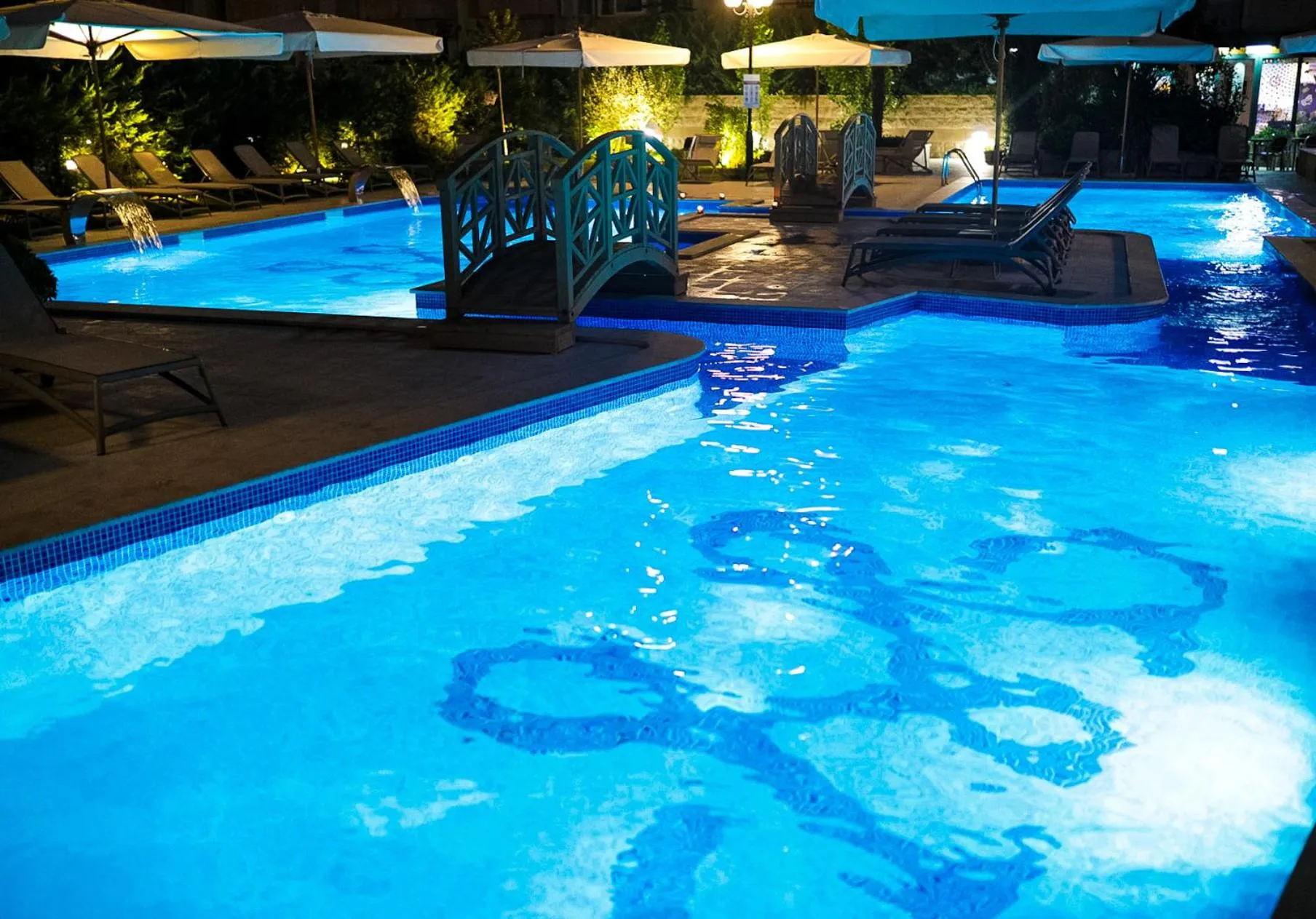 Swimming pool in Boutique Hotel Momentum by Aycon