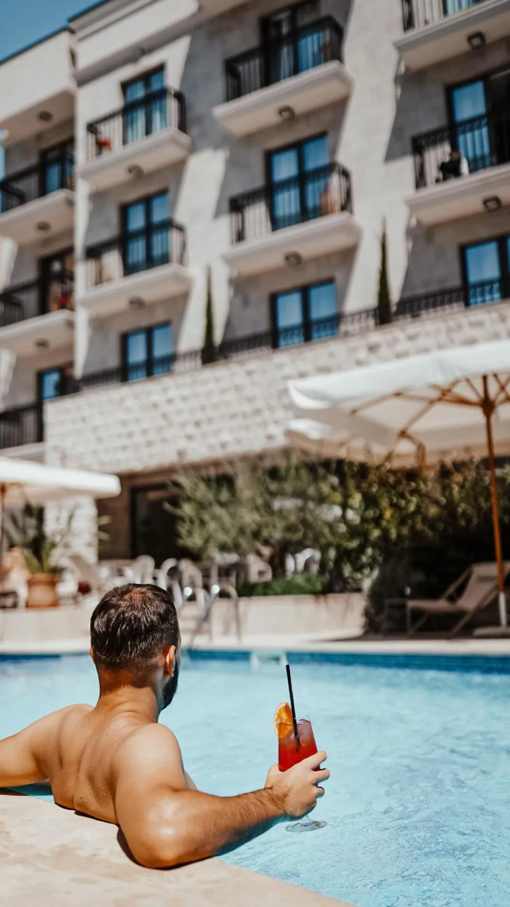 Swimming pool in Boutique Hotel Momentum by Aycon