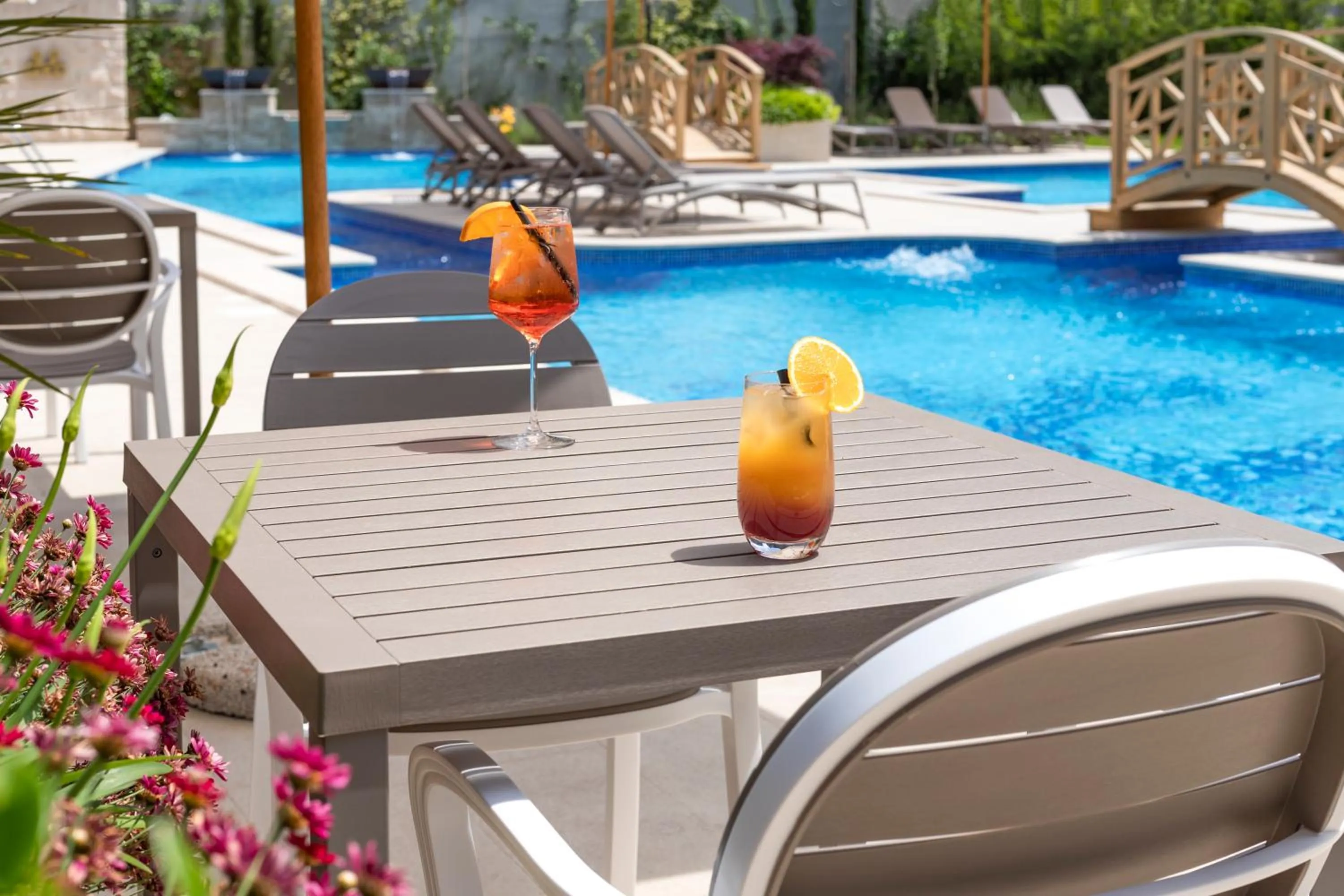 Swimming pool in Boutique Hotel Momentum by Aycon