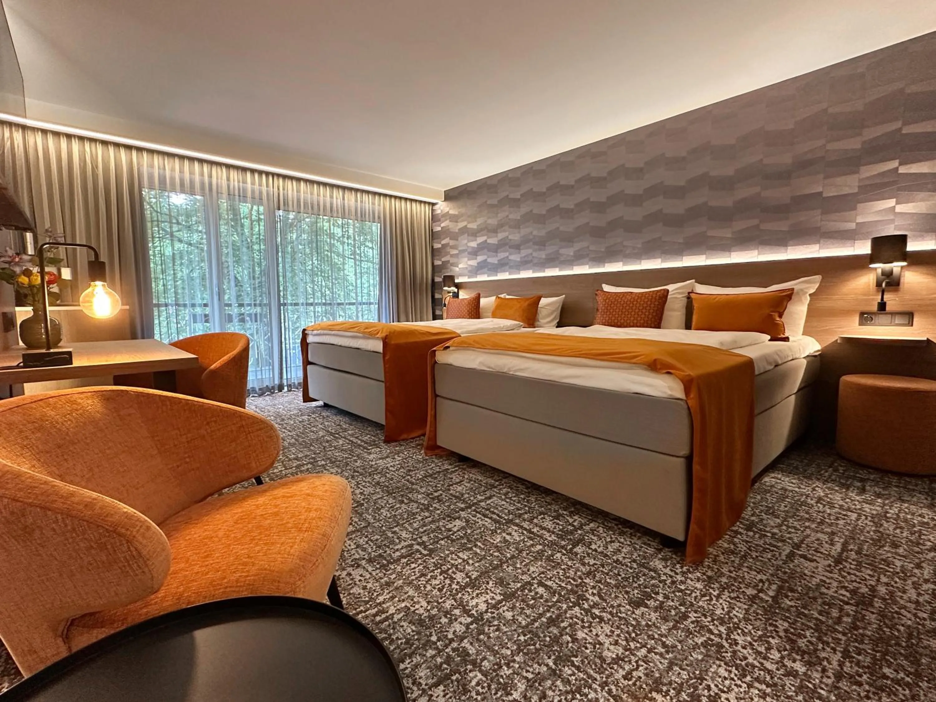 Photo of the whole room, Bed in Hotel Gladbeck van der Valk