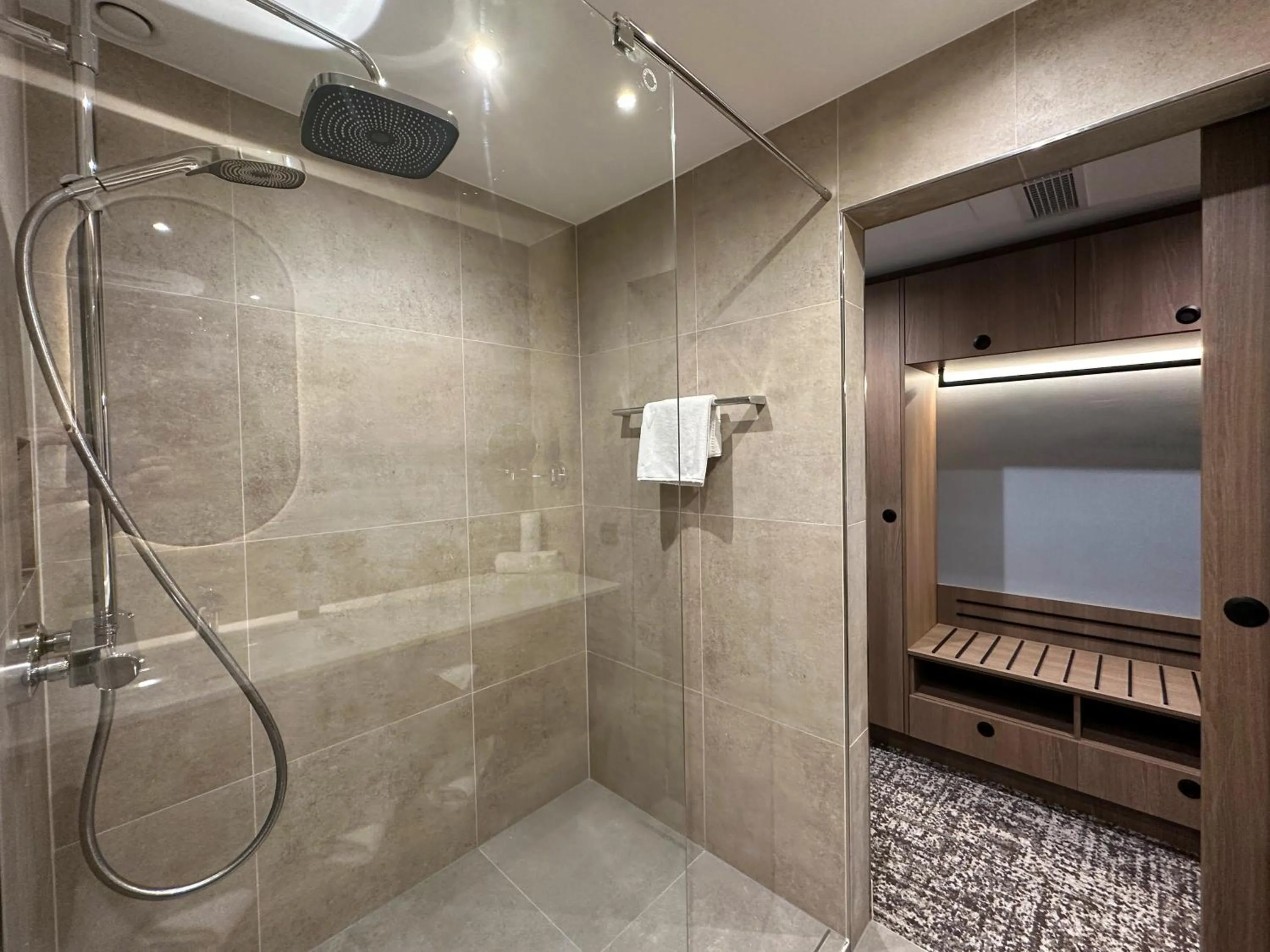 Photo of the whole room in Hotel Gladbeck van der Valk