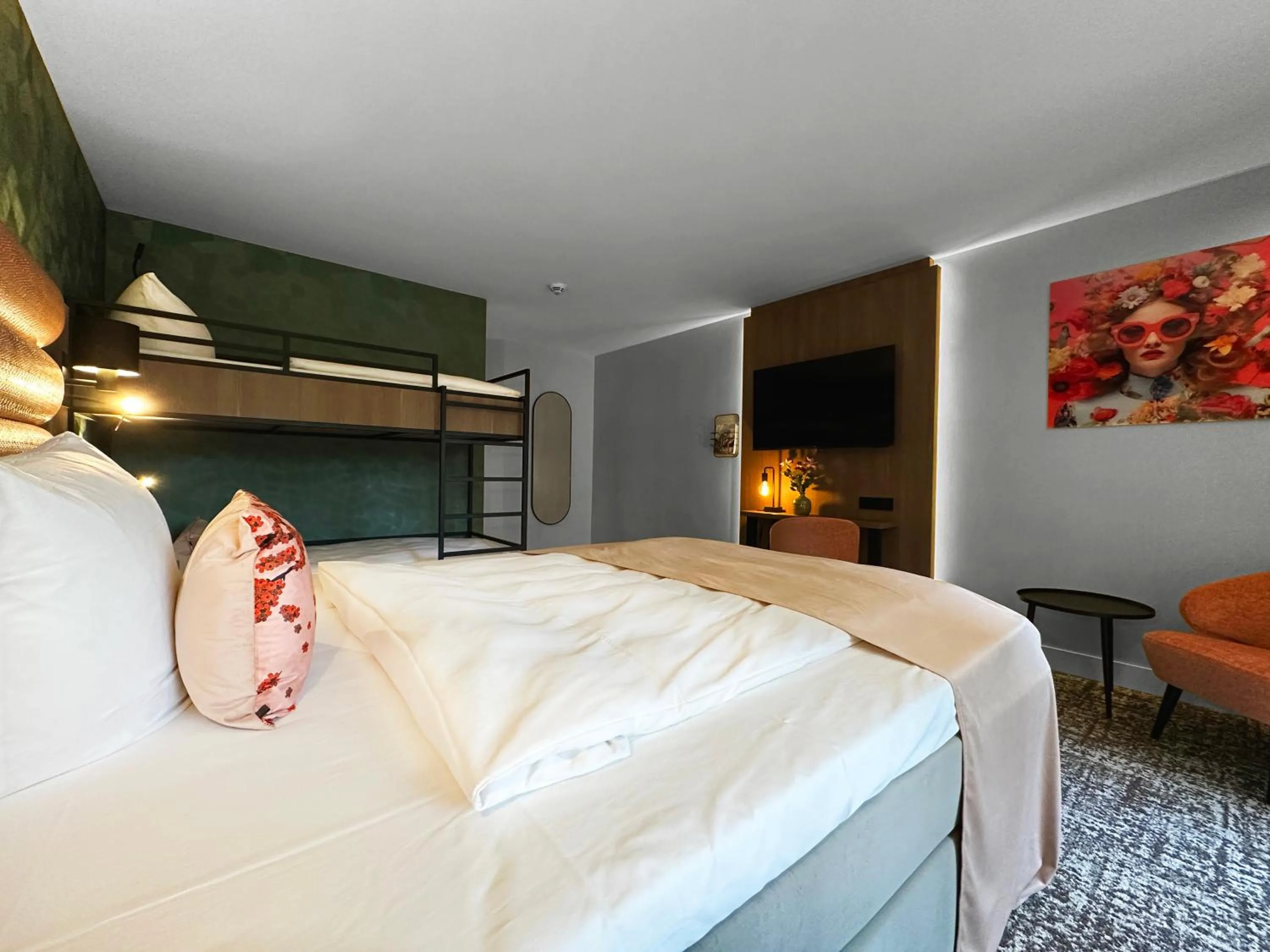 Photo of the whole room, Bed in Hotel Gladbeck van der Valk