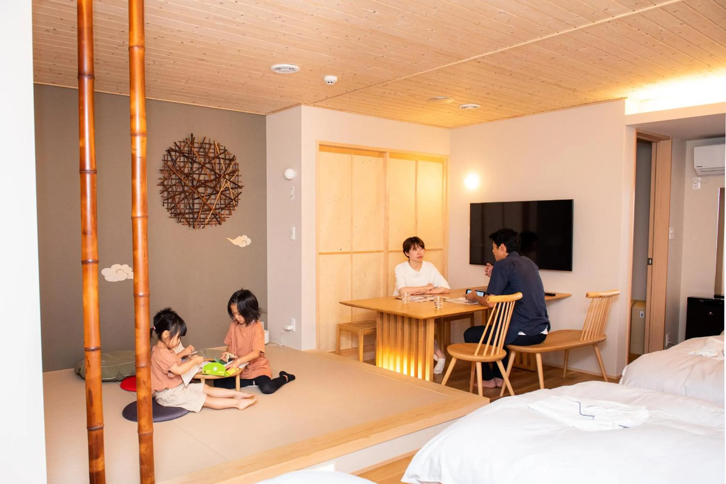 People, Bed in so, KANAZAWA