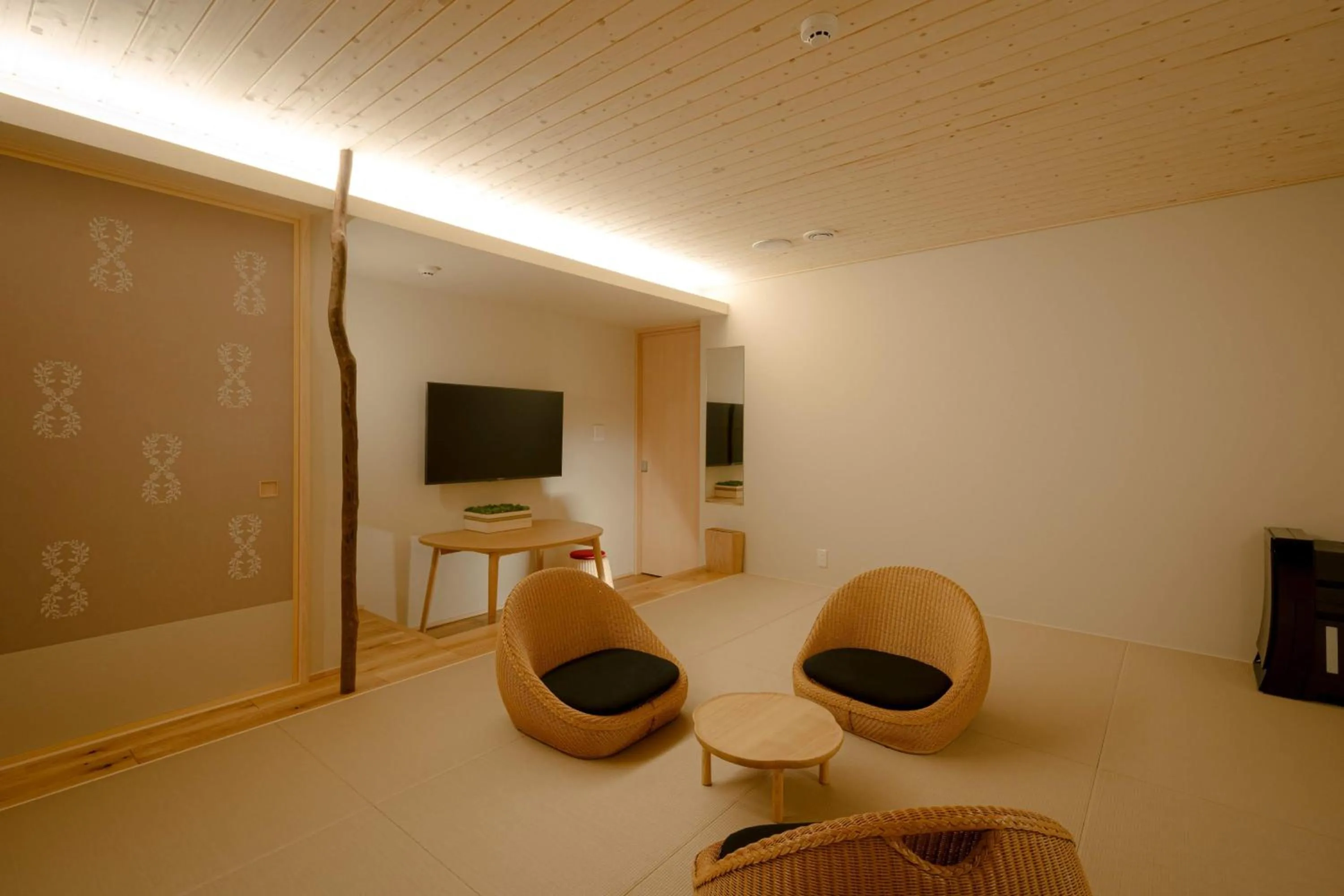 Photo of the whole room in so, KANAZAWA