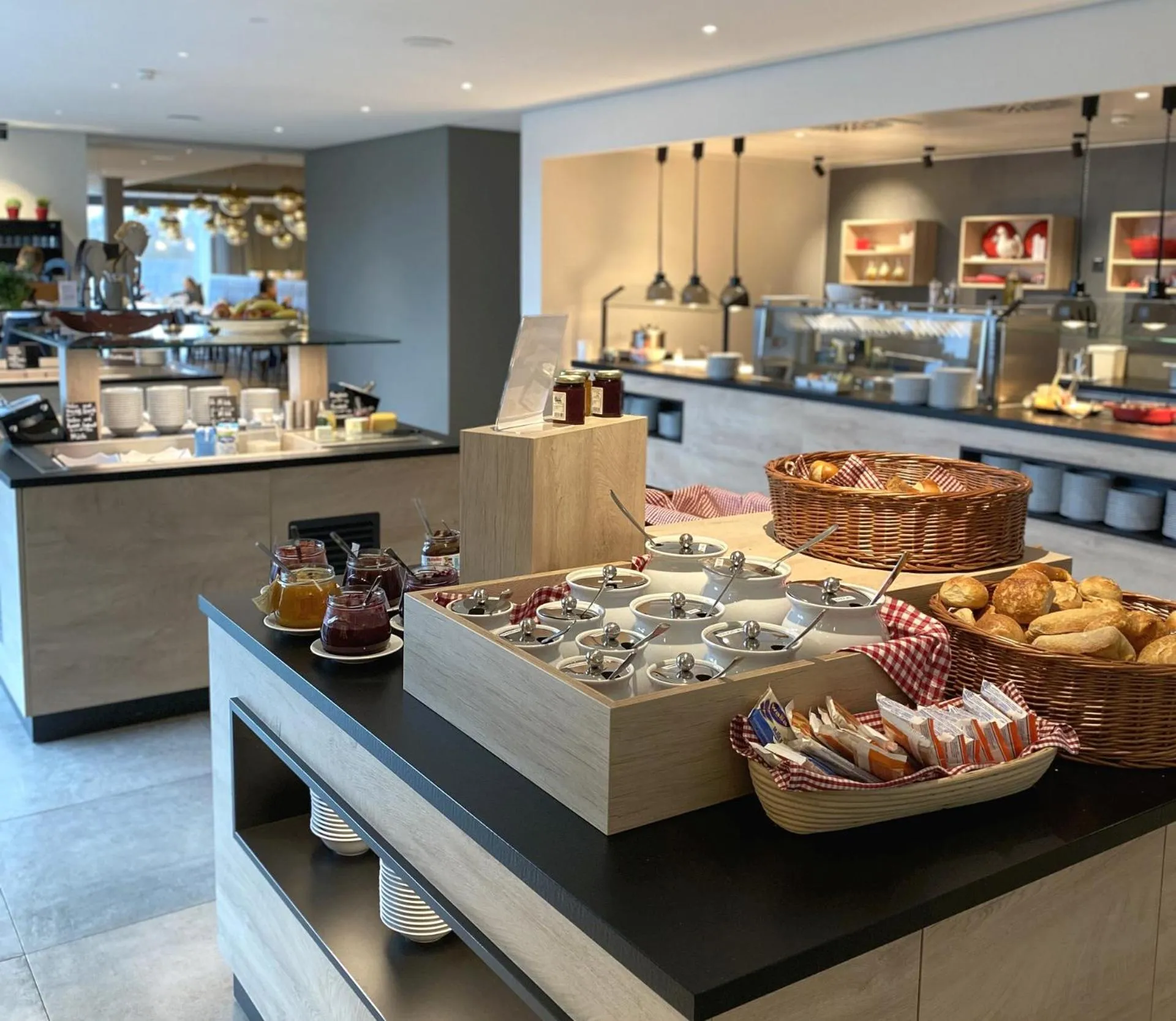Buffet breakfast in Hotel Traube am See