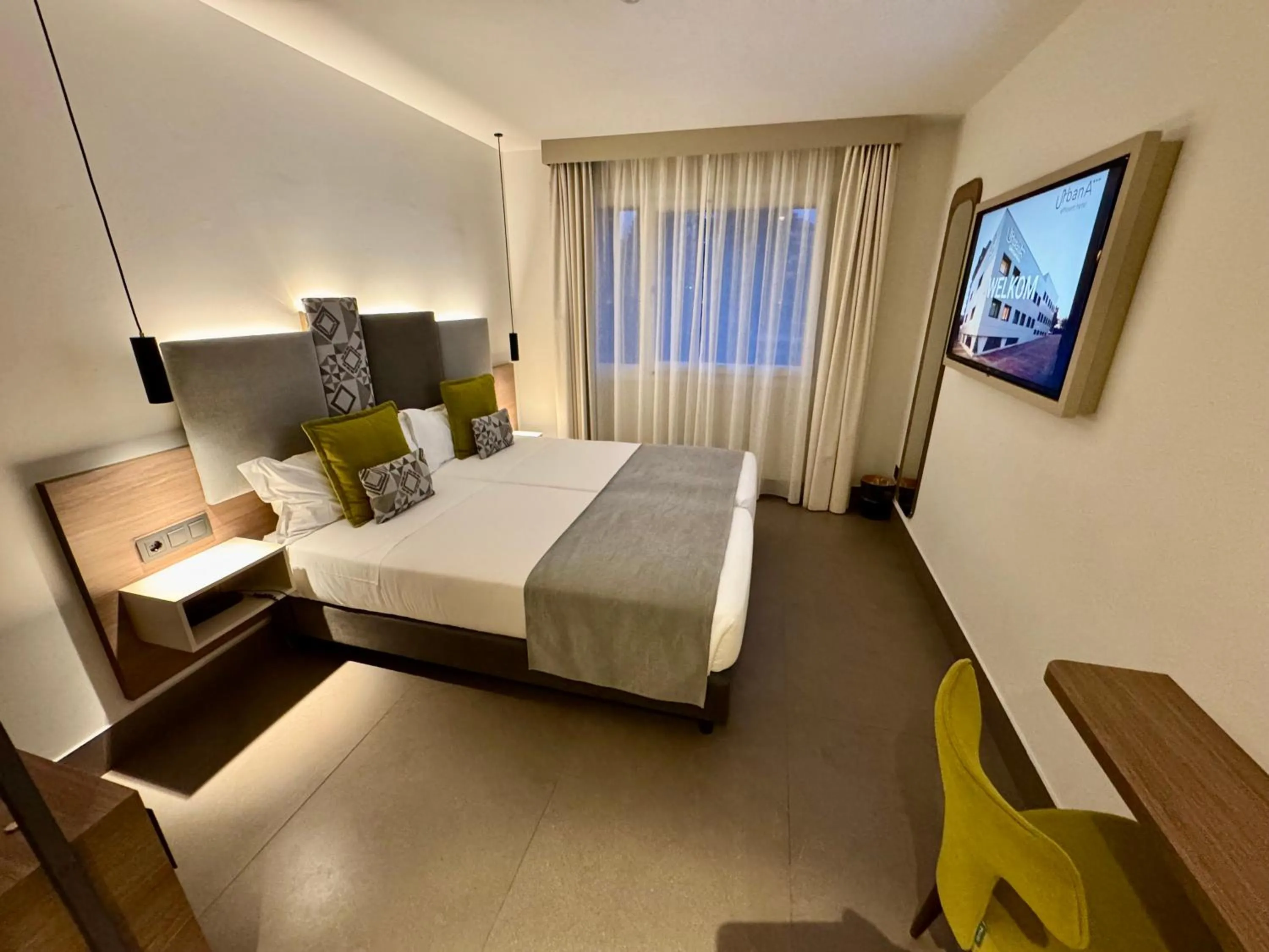 Bedroom, Bed in Urban A+++ Hotel