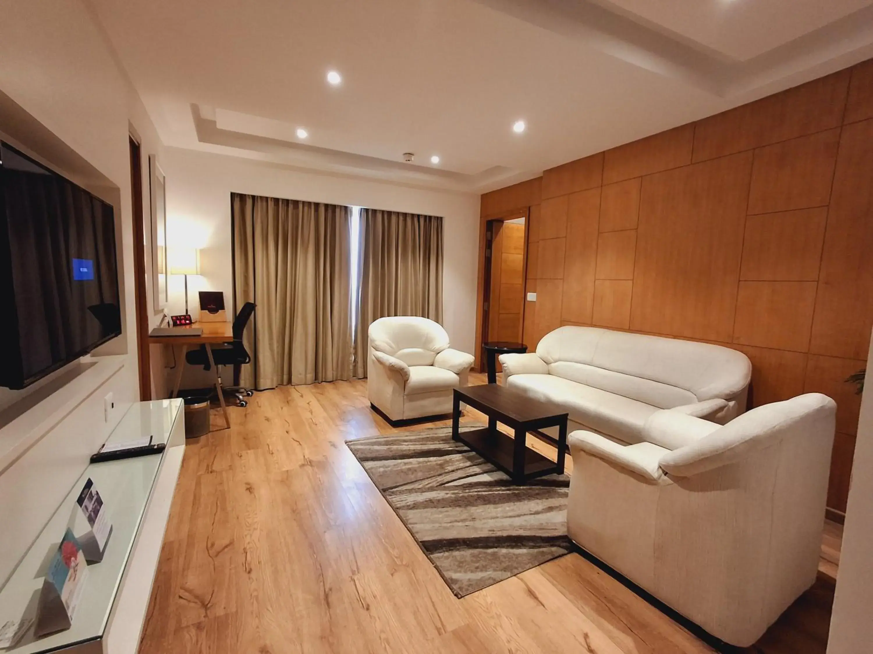 King Suite with Living Area - Non-Smoking in Best Western Plus Tejvivaan King Suite with Living Area - Non-Smoking in Best Western Plus Tejvivaan