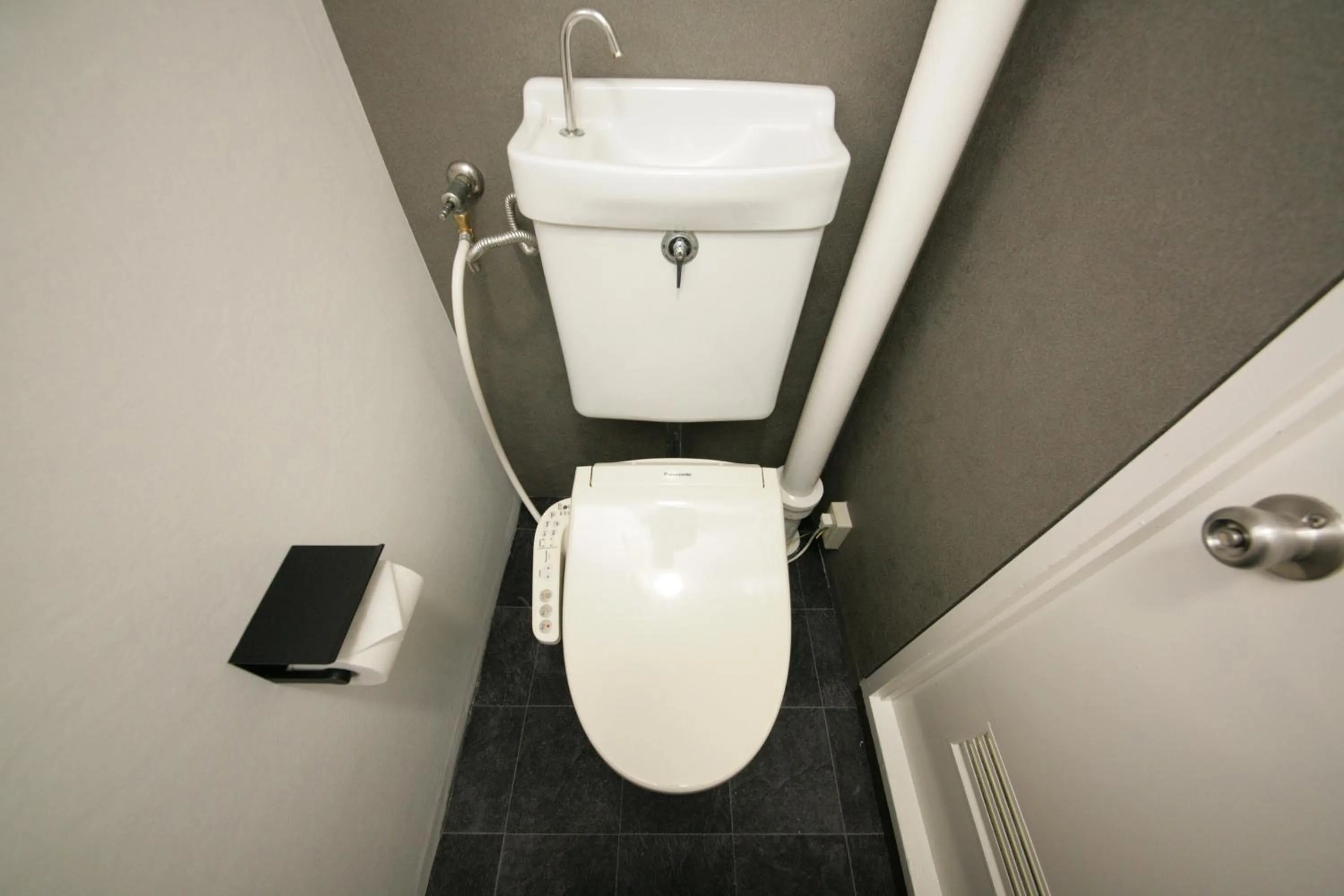 Toilet in goom Hotel Hakata-Higashihie-Ekimae