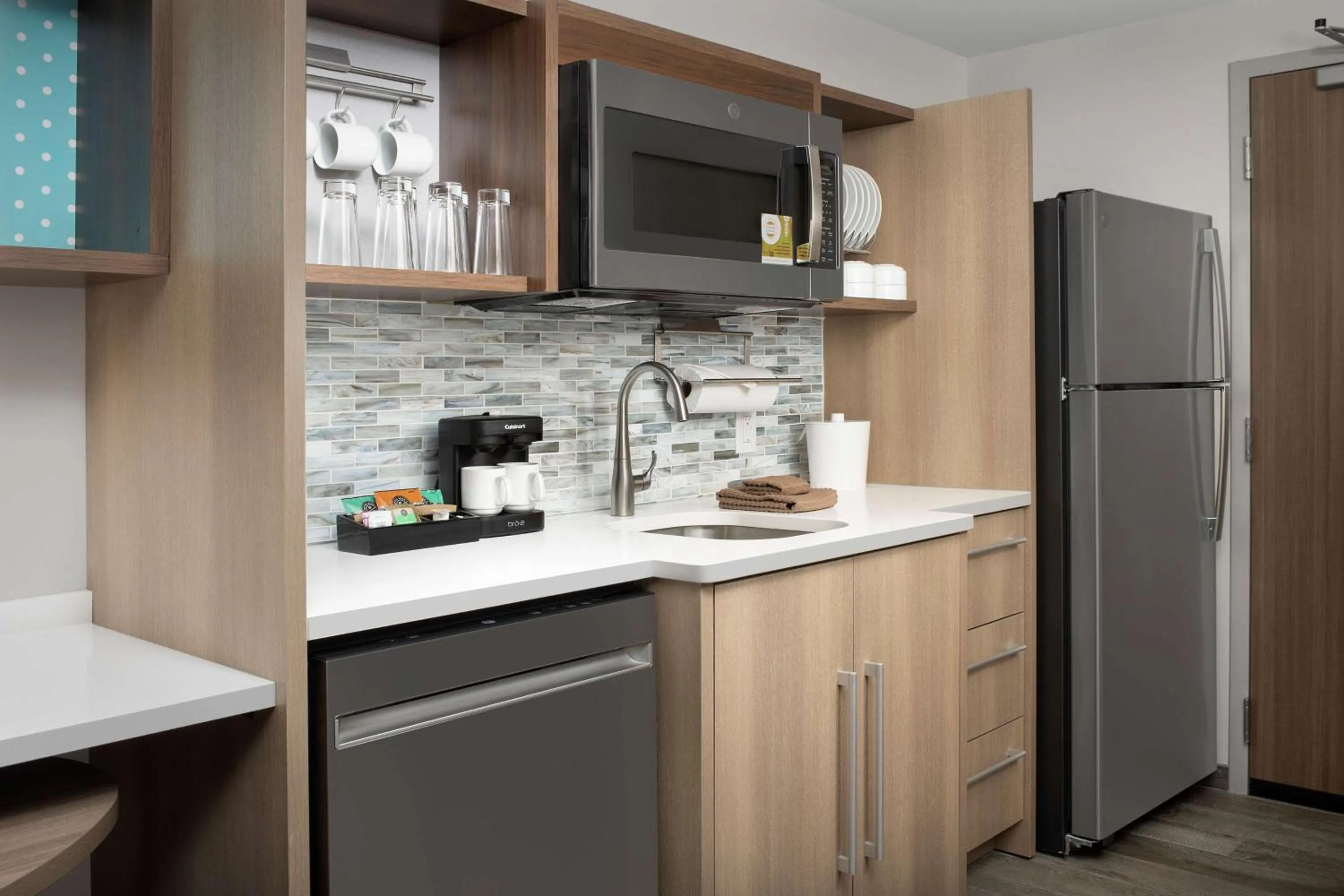 Kitchen or kitchenette in Home2 Suites By Hilton Owings Mills, Md