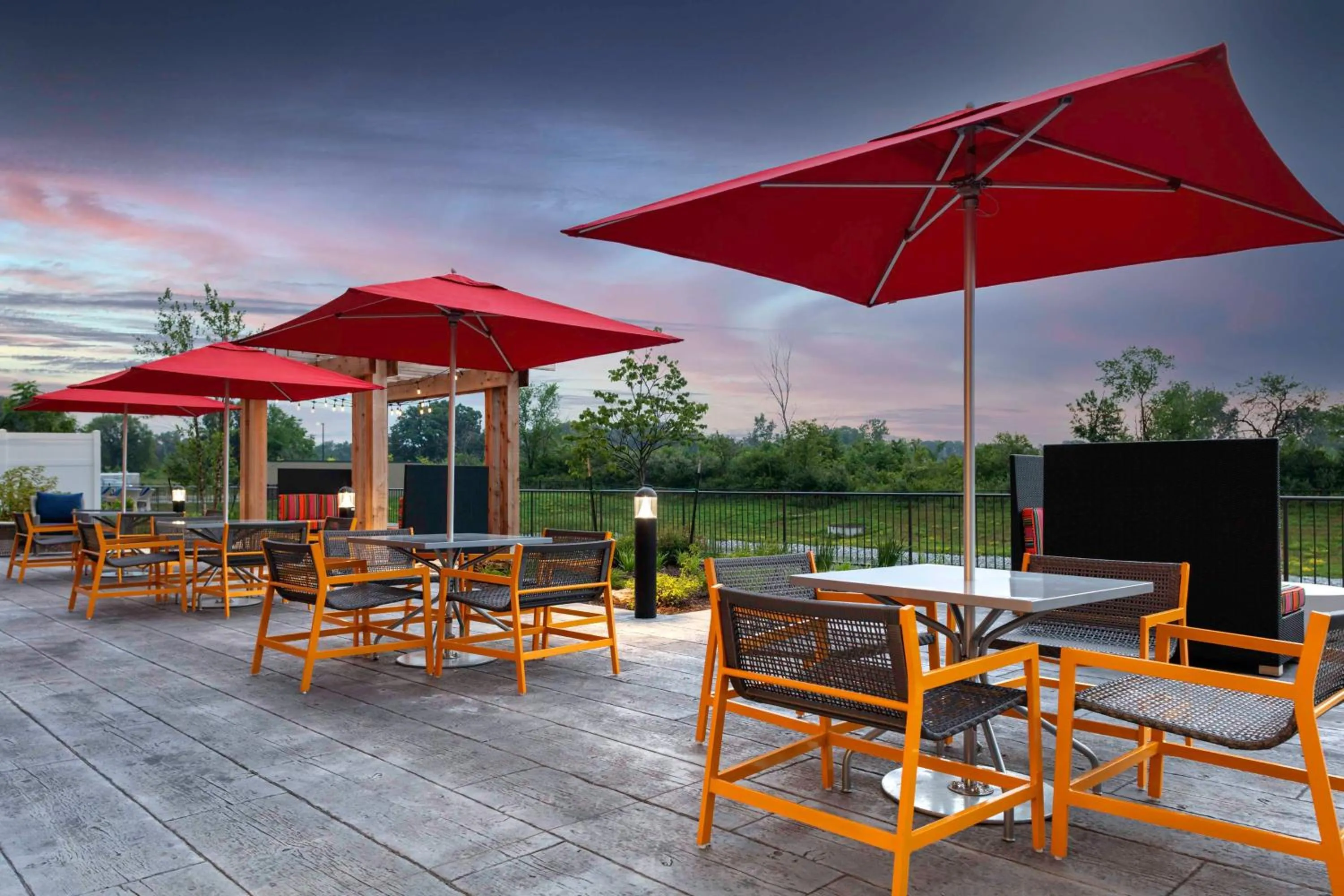 Dining area in Hilton Garden Inn By Hilton Fort Wayne North