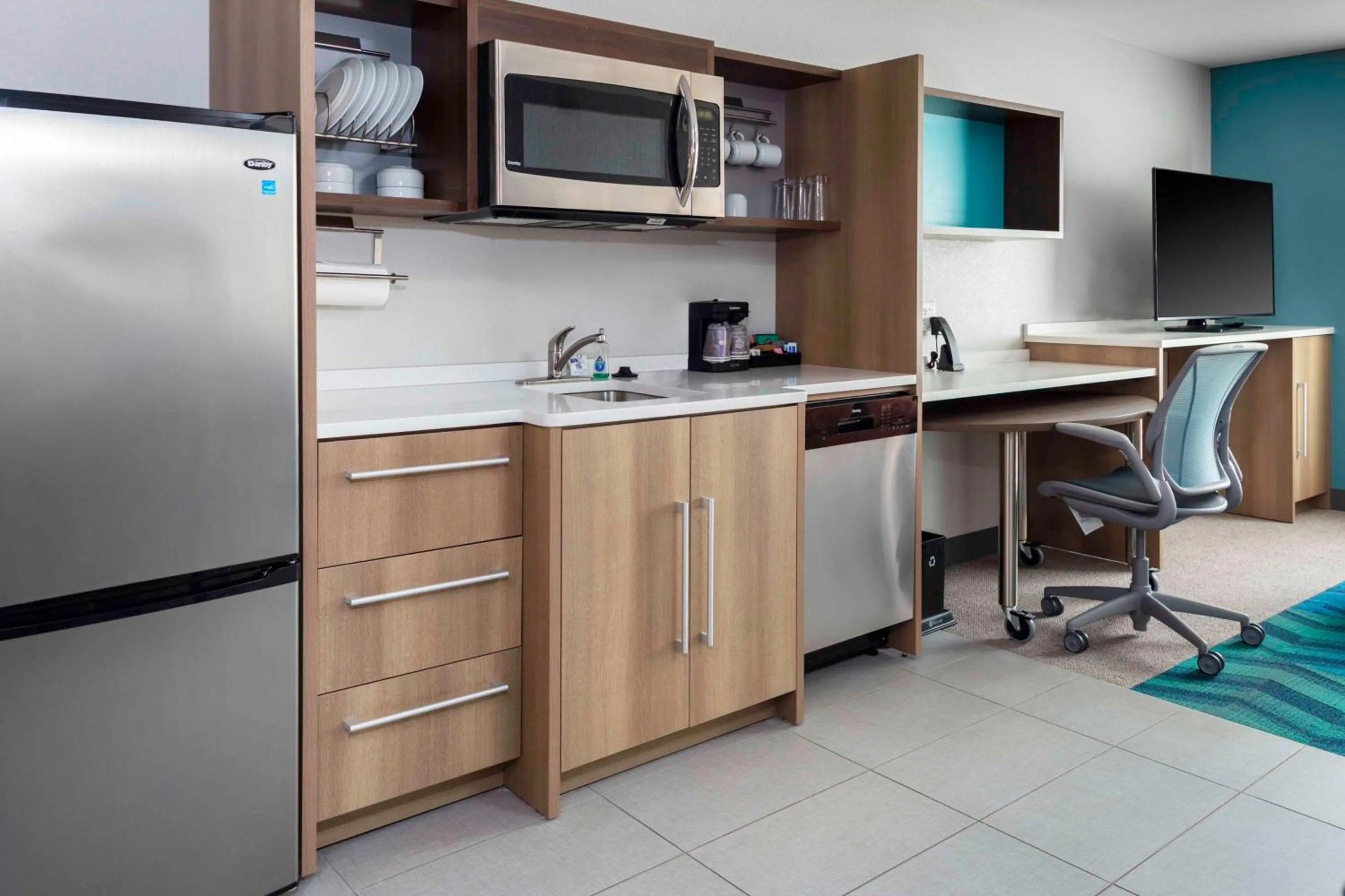 Bedroom in Home2 Suites By Hilton Fort Wayne North