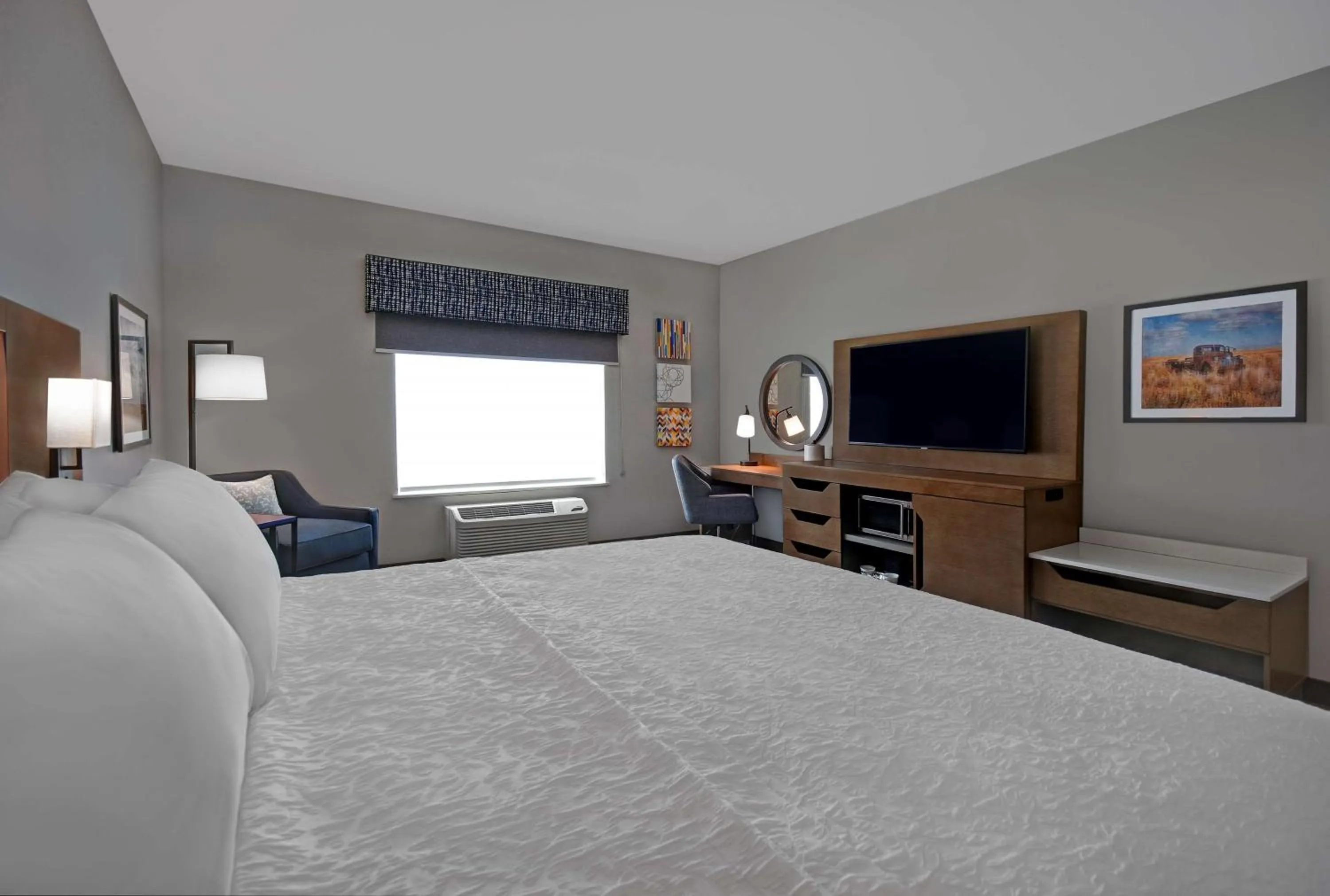 Bed in Hampton Inn Midland South, Tx