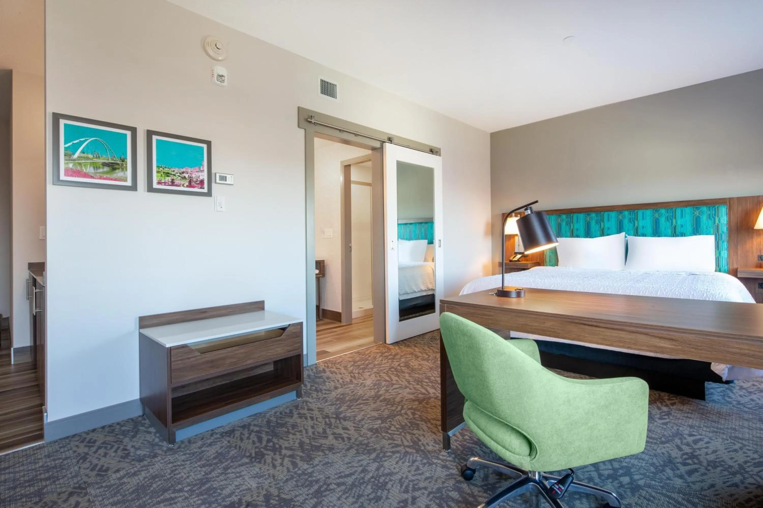 Bedroom, Bed in Hampton Inn & Suites Edmonton St. Albert, Ab