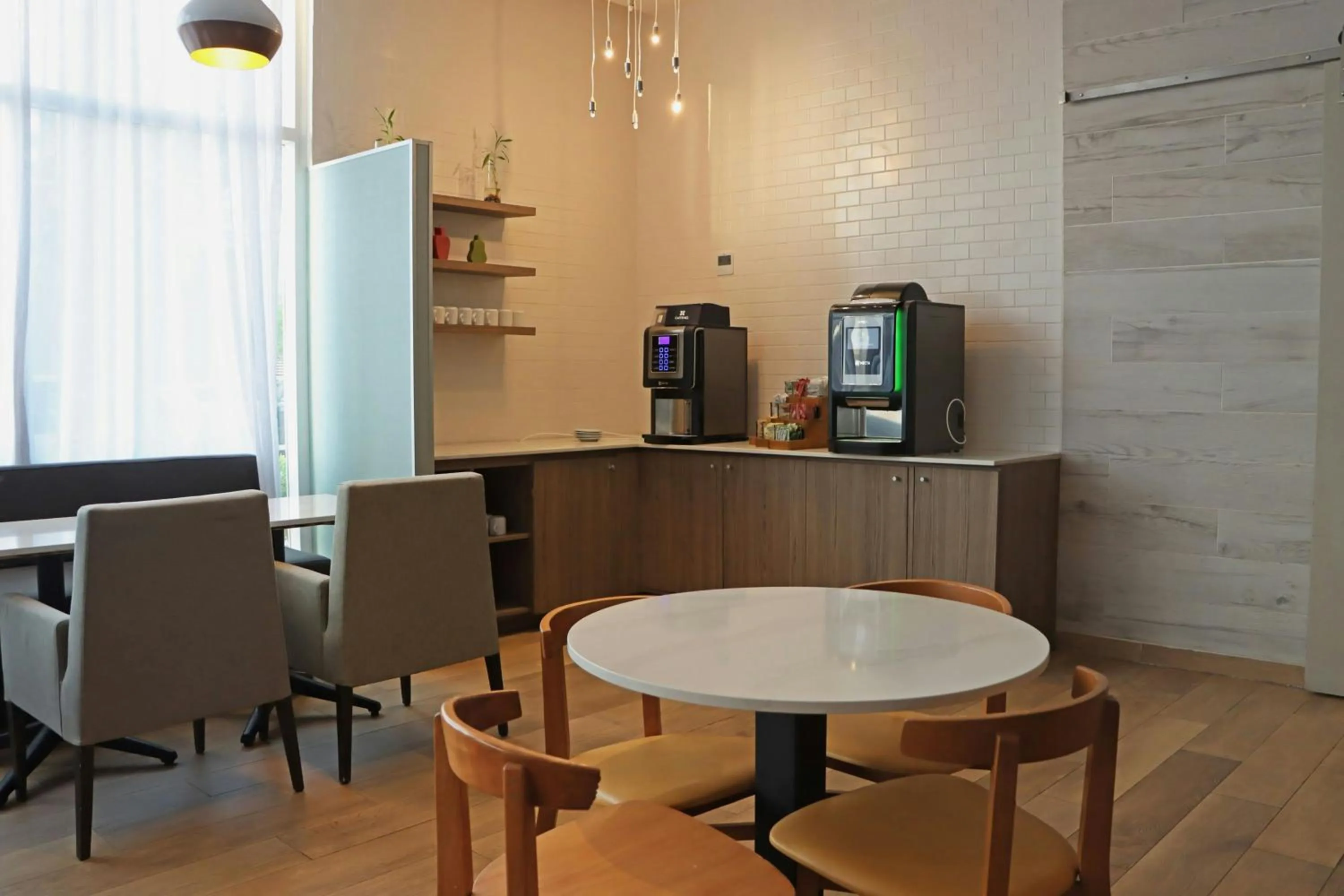 Restaurant/places to eat in Residence Inn by Marriott Merida