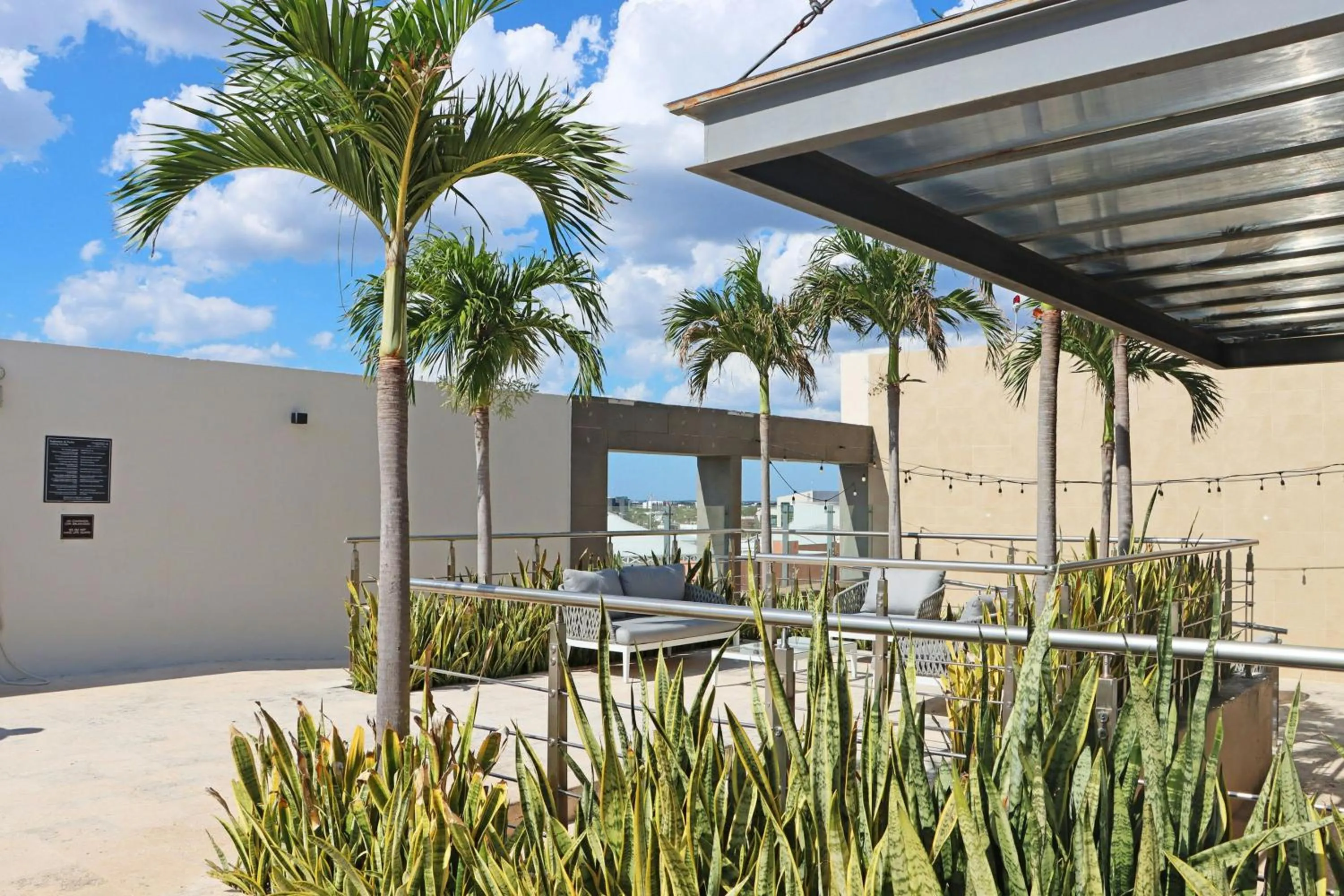 Lounge or bar in Residence Inn by Marriott Merida