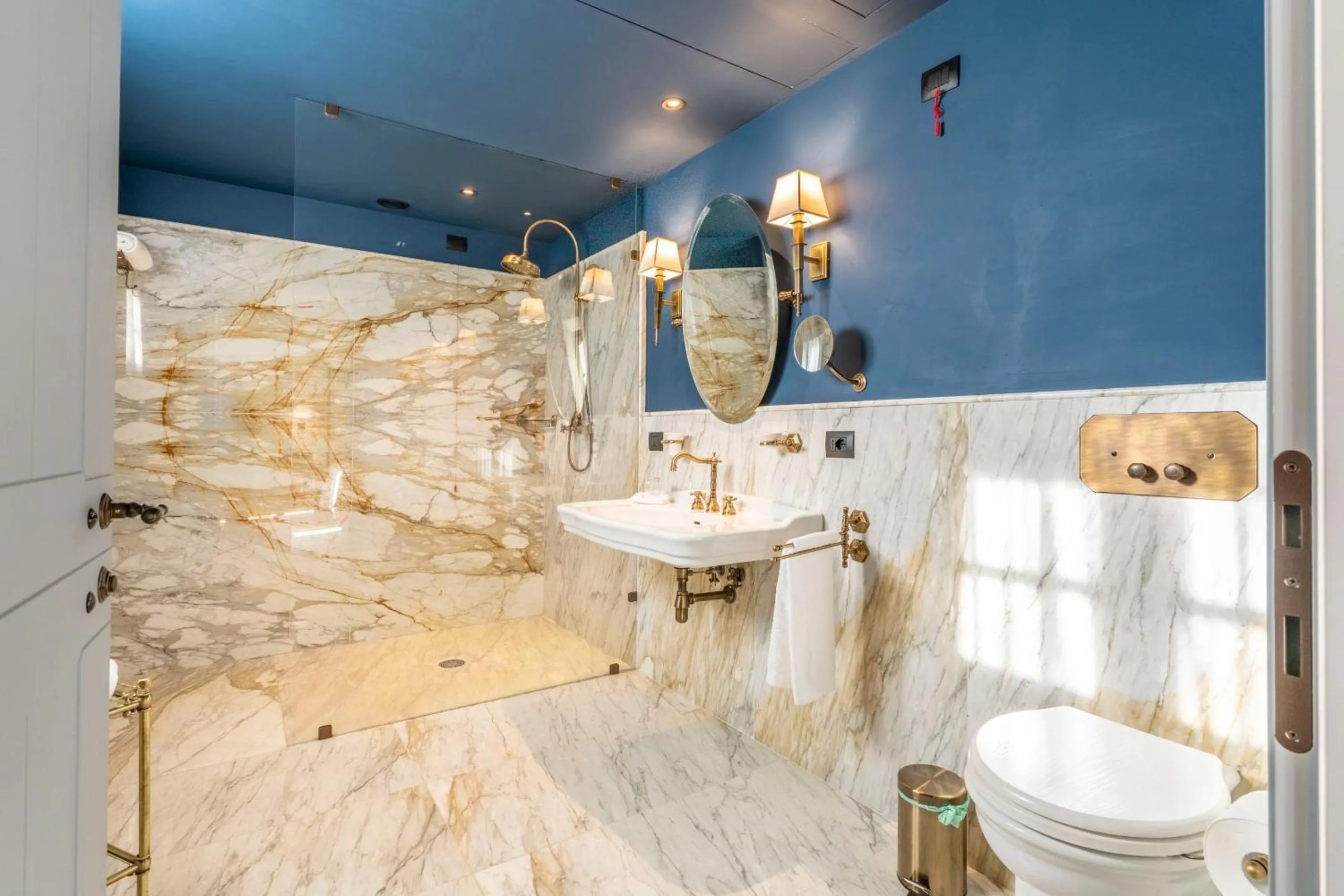 Shower in Villa Petriolo - Small Luxury Hotels of the World