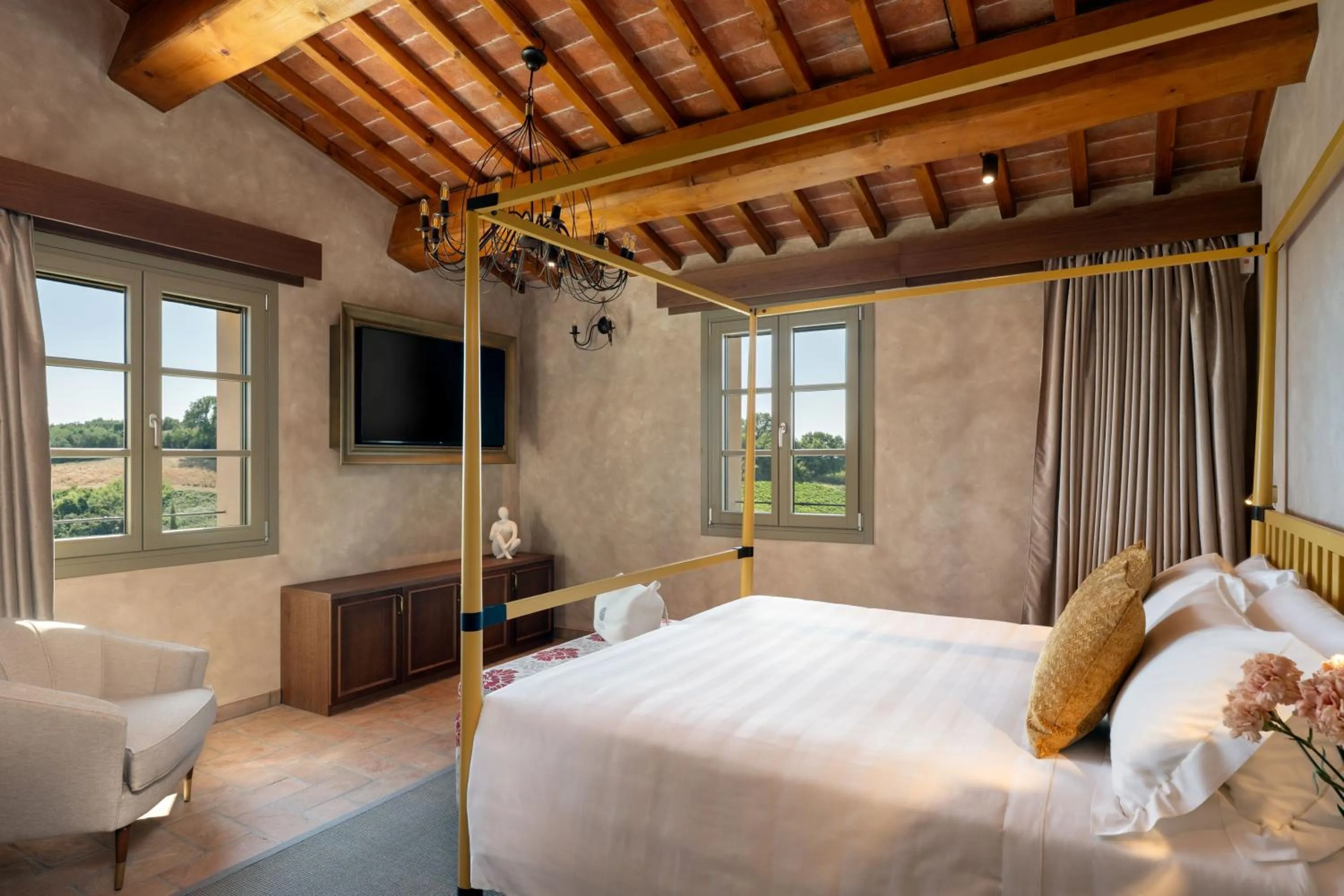 Bed in Villa Petriolo - Small Luxury Hotels of the World