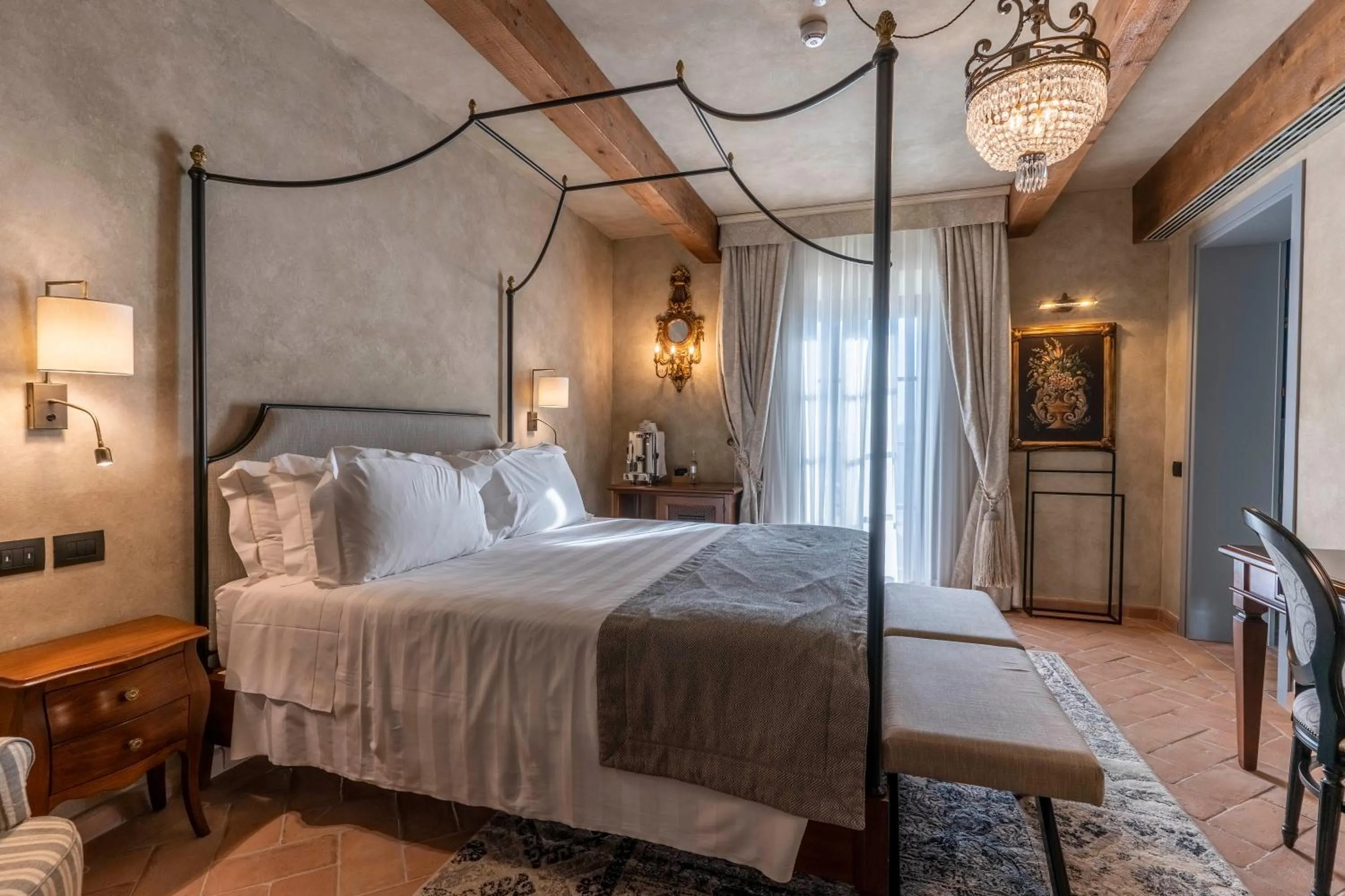 Bed in Villa Petriolo - Small Luxury Hotels of the World