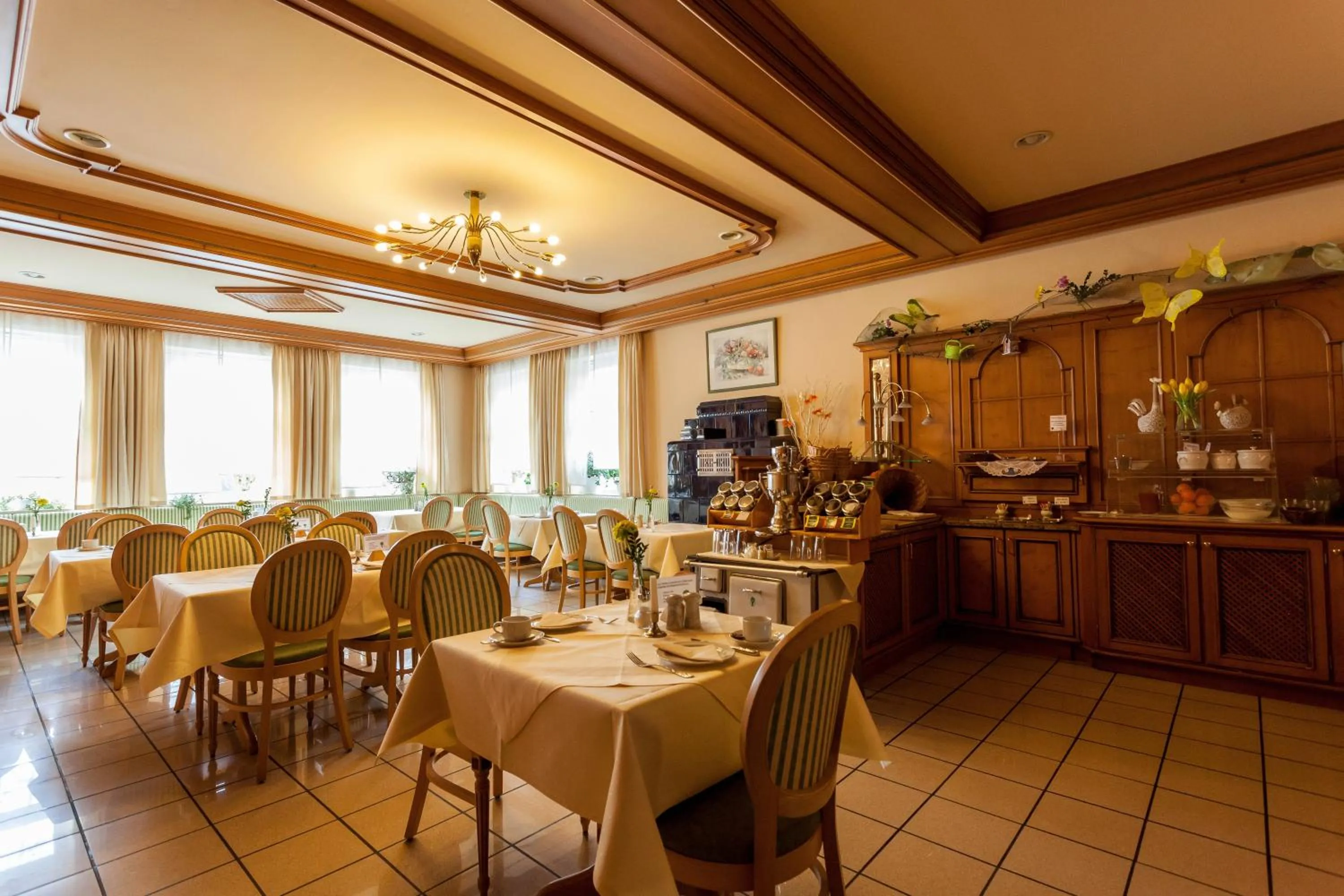 Restaurant/places to eat in Landhotel zum Böhm