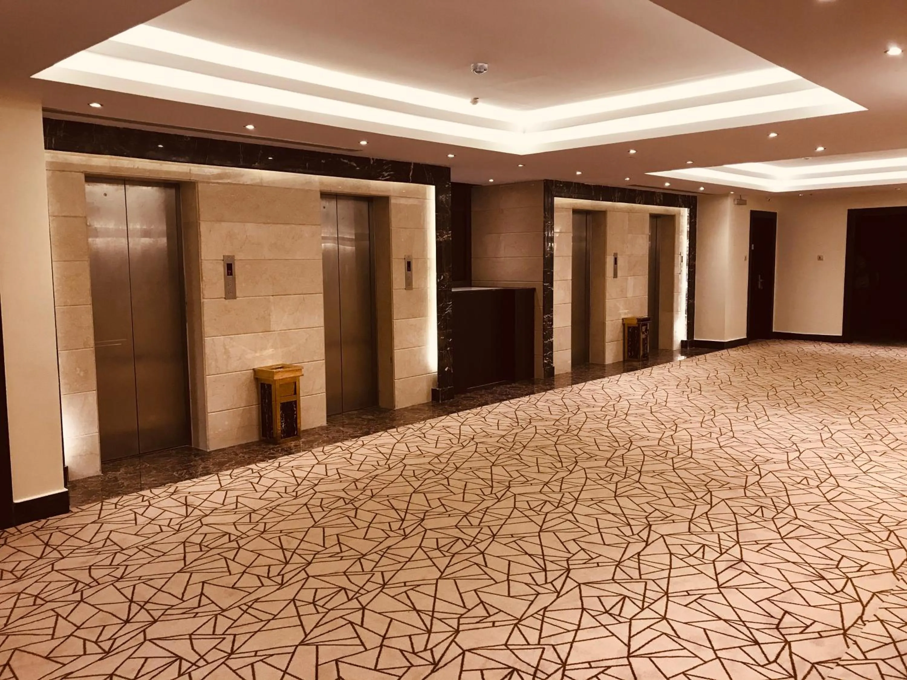 elevator in Makarem Residence - Hotel Apartments