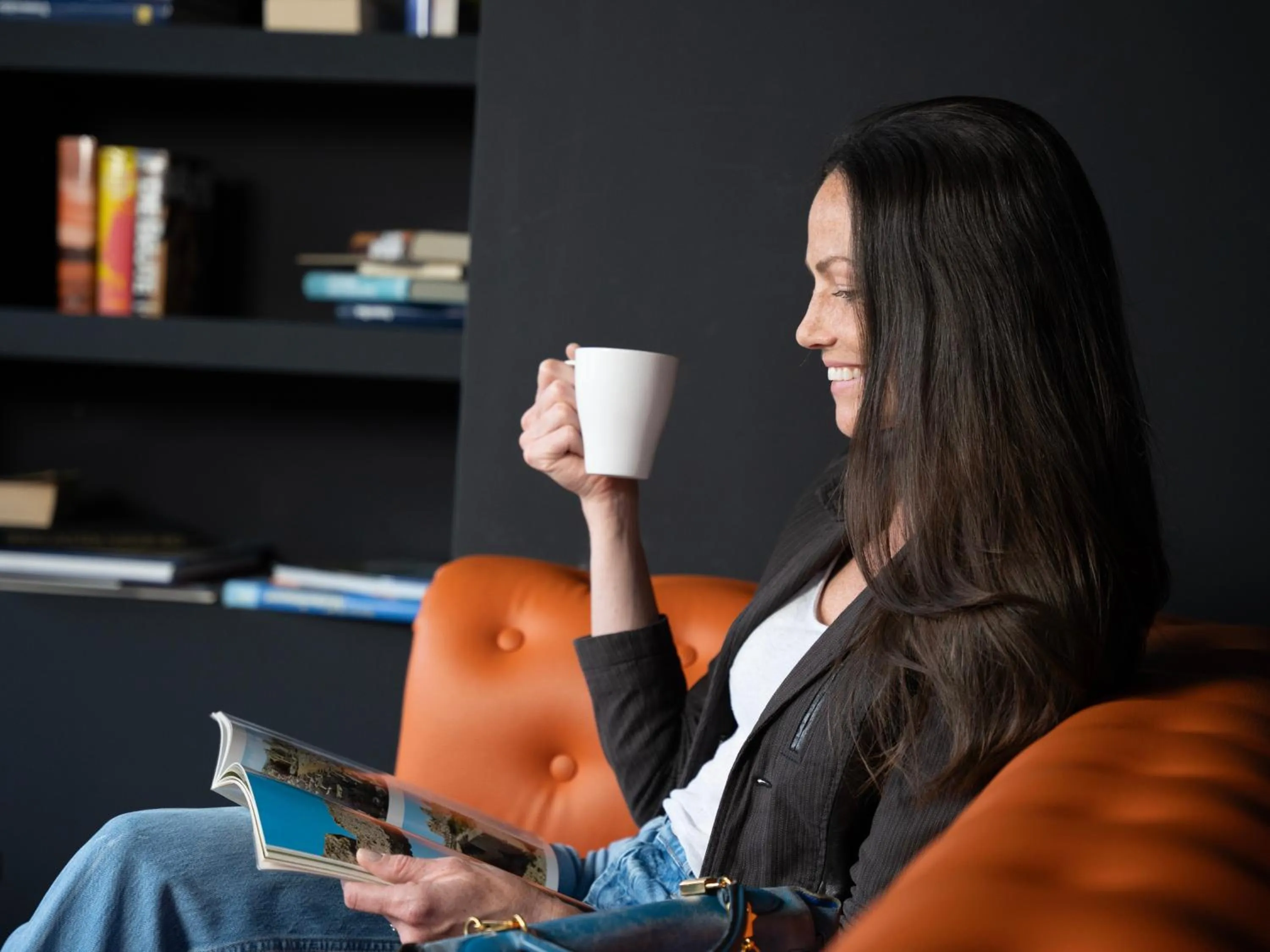 Library in JustStay Grevenbroich Hotel & Apartments