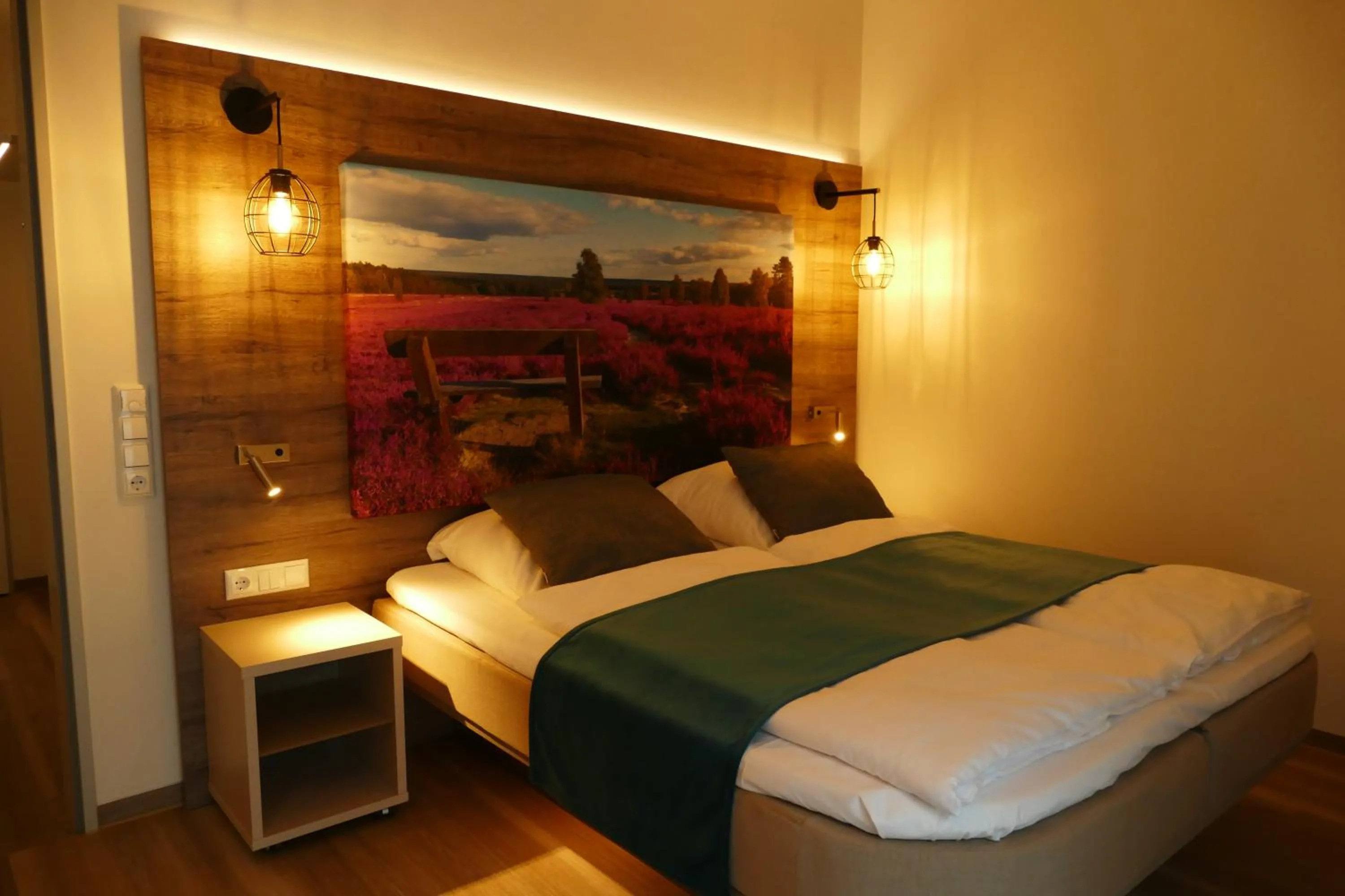 Photo of the whole room, Bed in Meyn's Apartments & Hotel