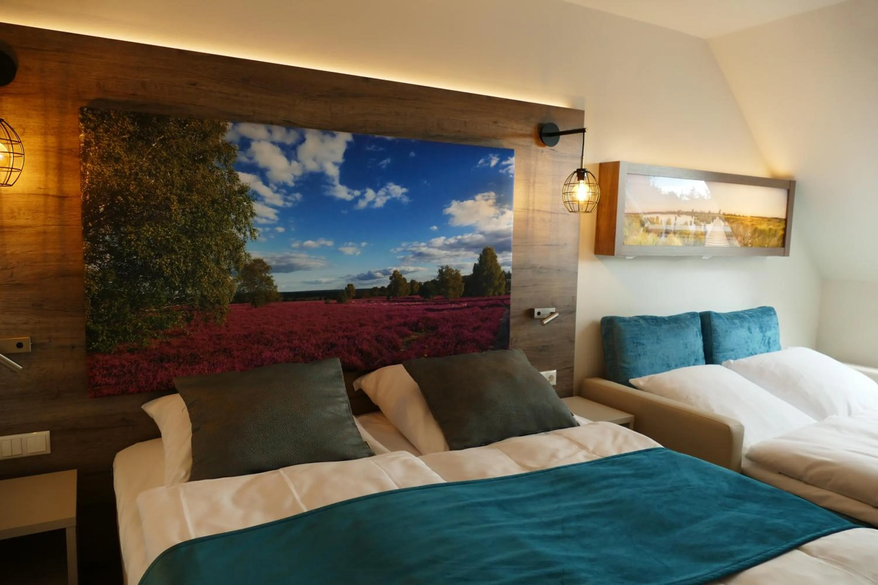 Photo of the whole room, Bed in Meyn's Apartments & Hotel