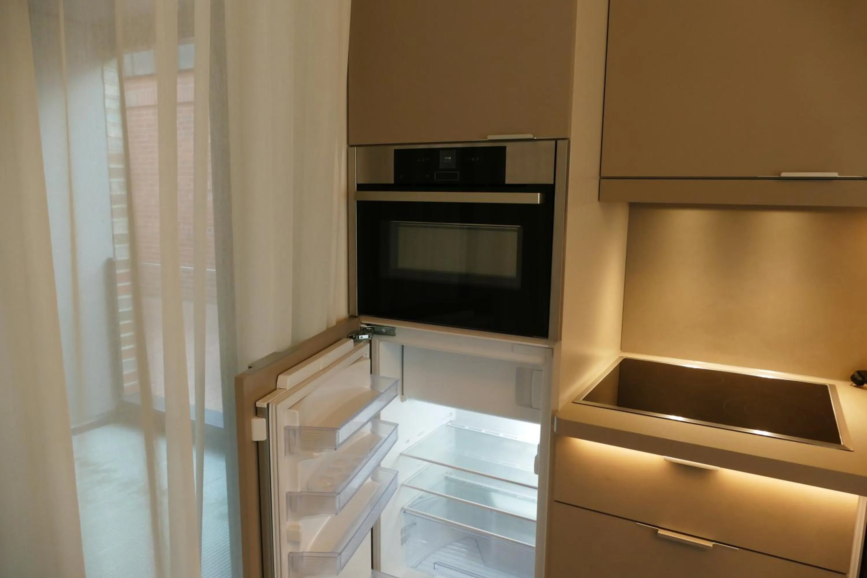 Kitchen or kitchenette in Meyn's Apartments & Hotel
