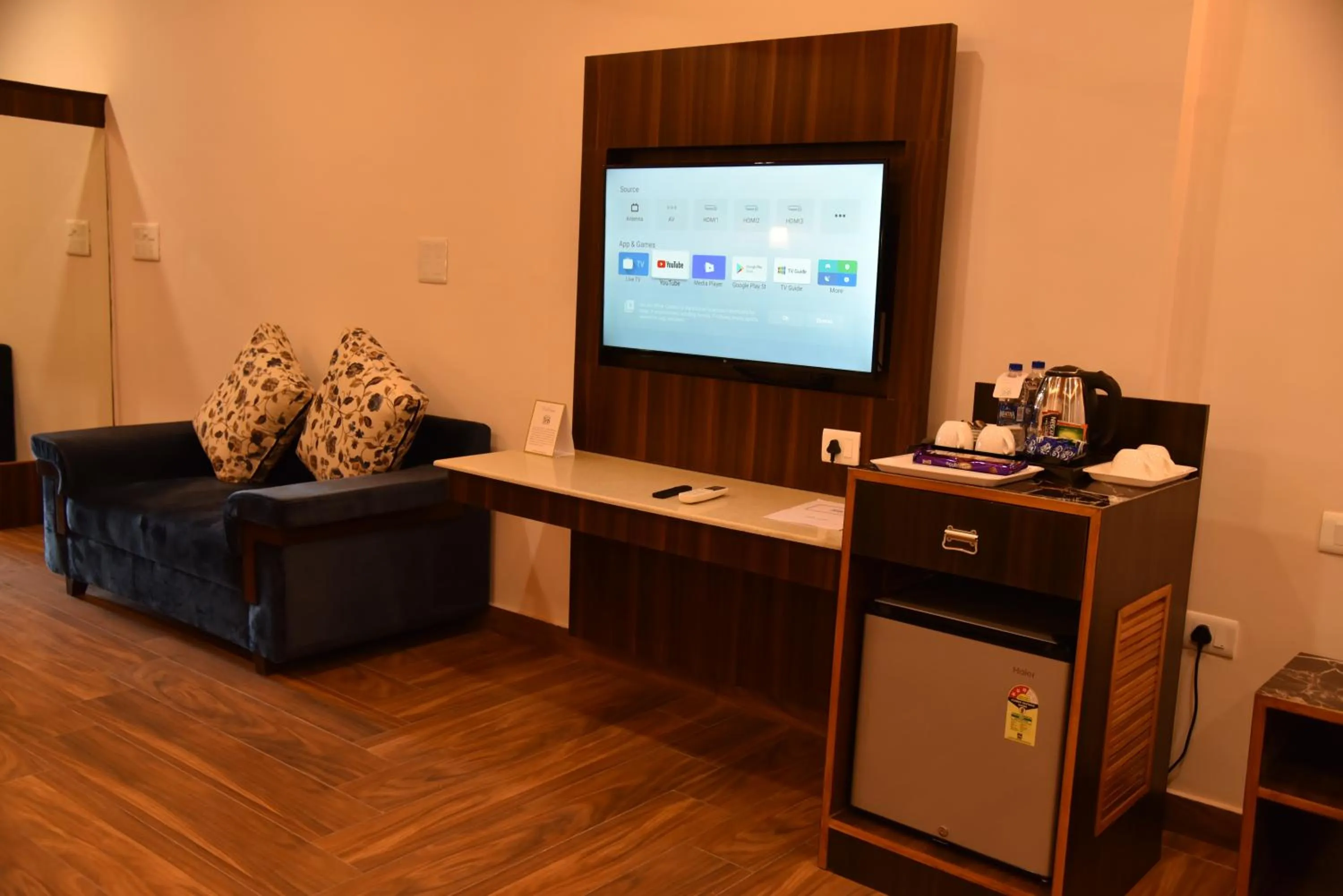 Photo of the whole room in Mastiff Wildcrest Dharamshala Chamunda Devi Temple