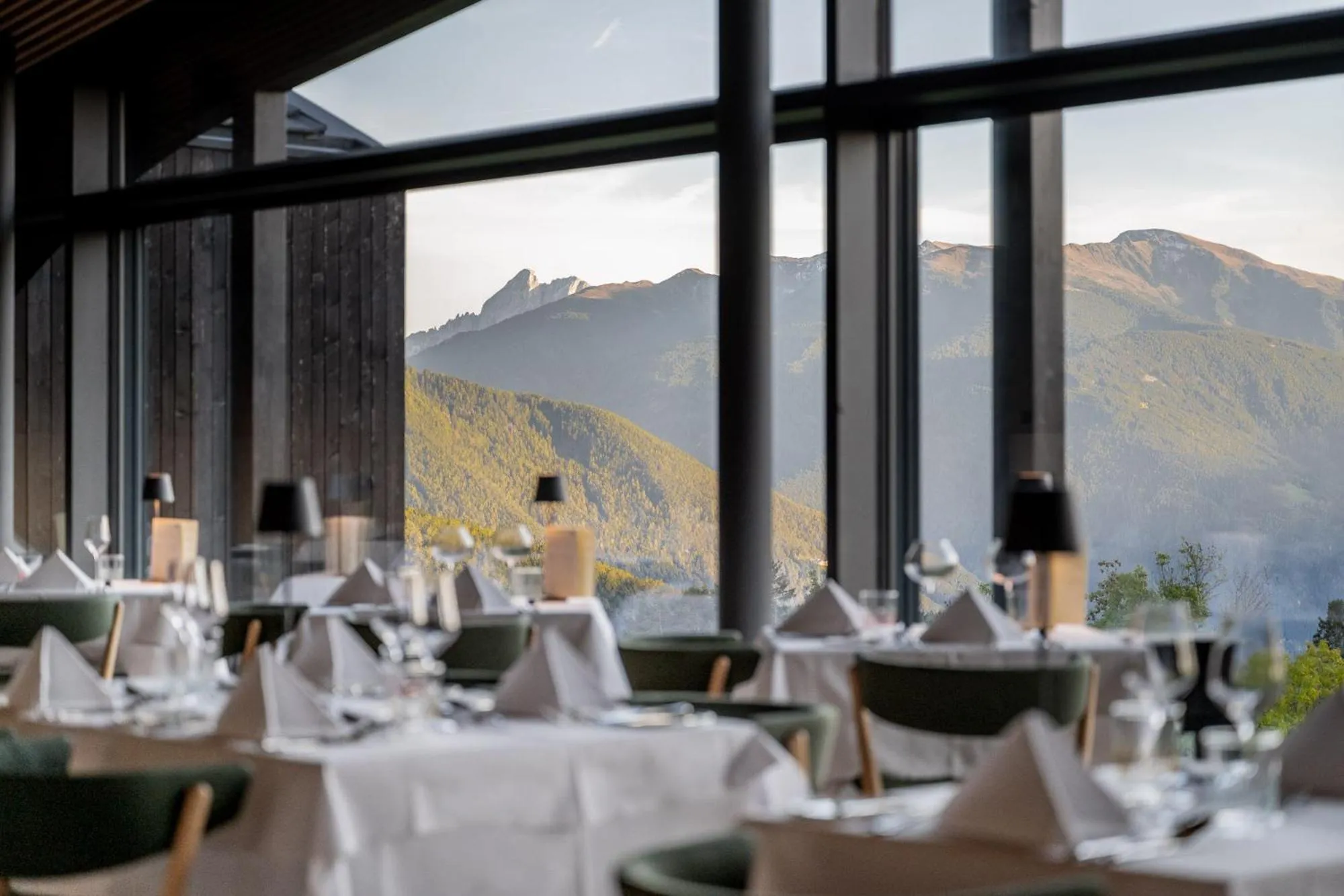 Restaurant/places to eat in Hotel Milla Montis