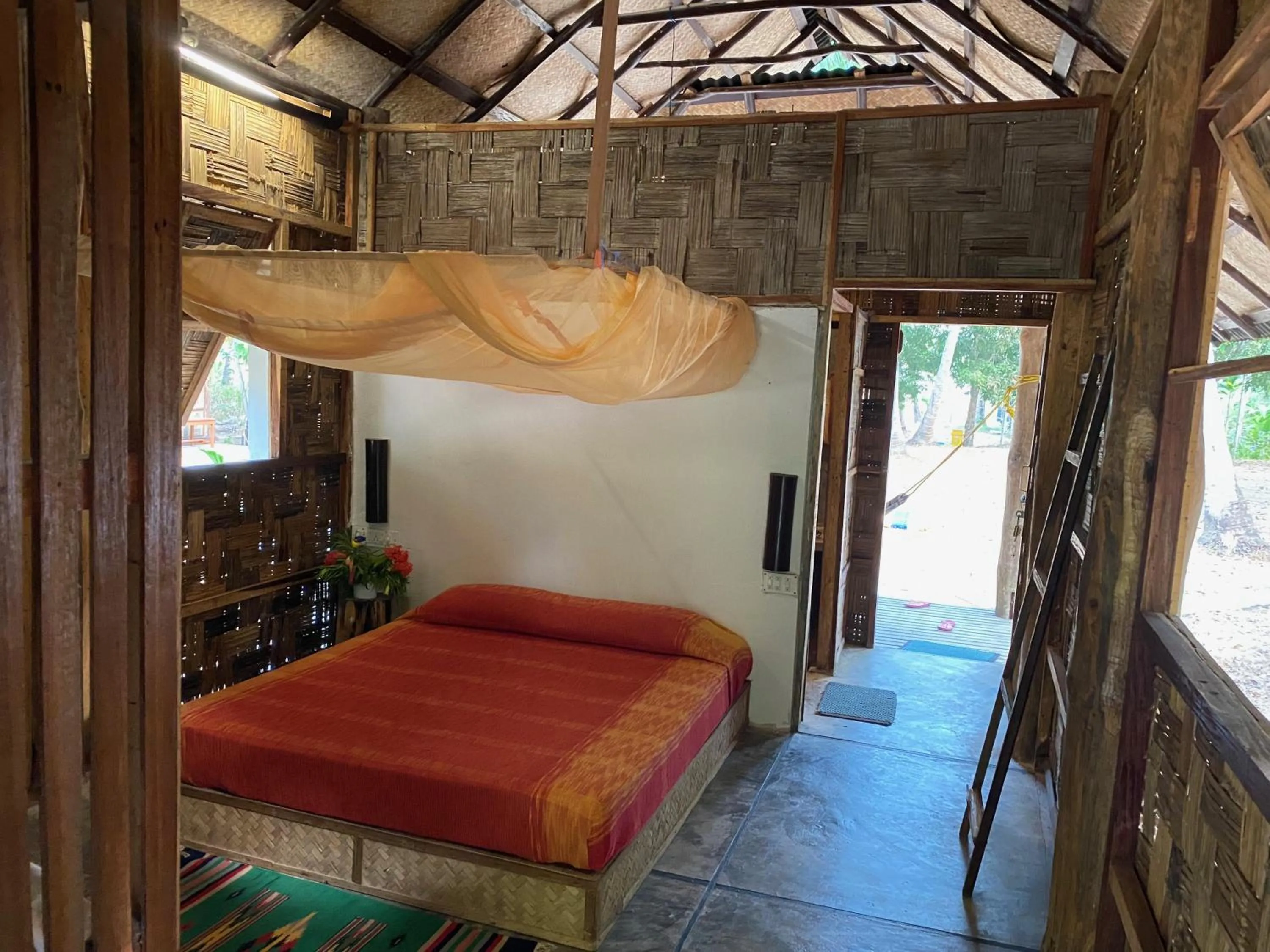 Bed in Emerald Gecko, Neil Island