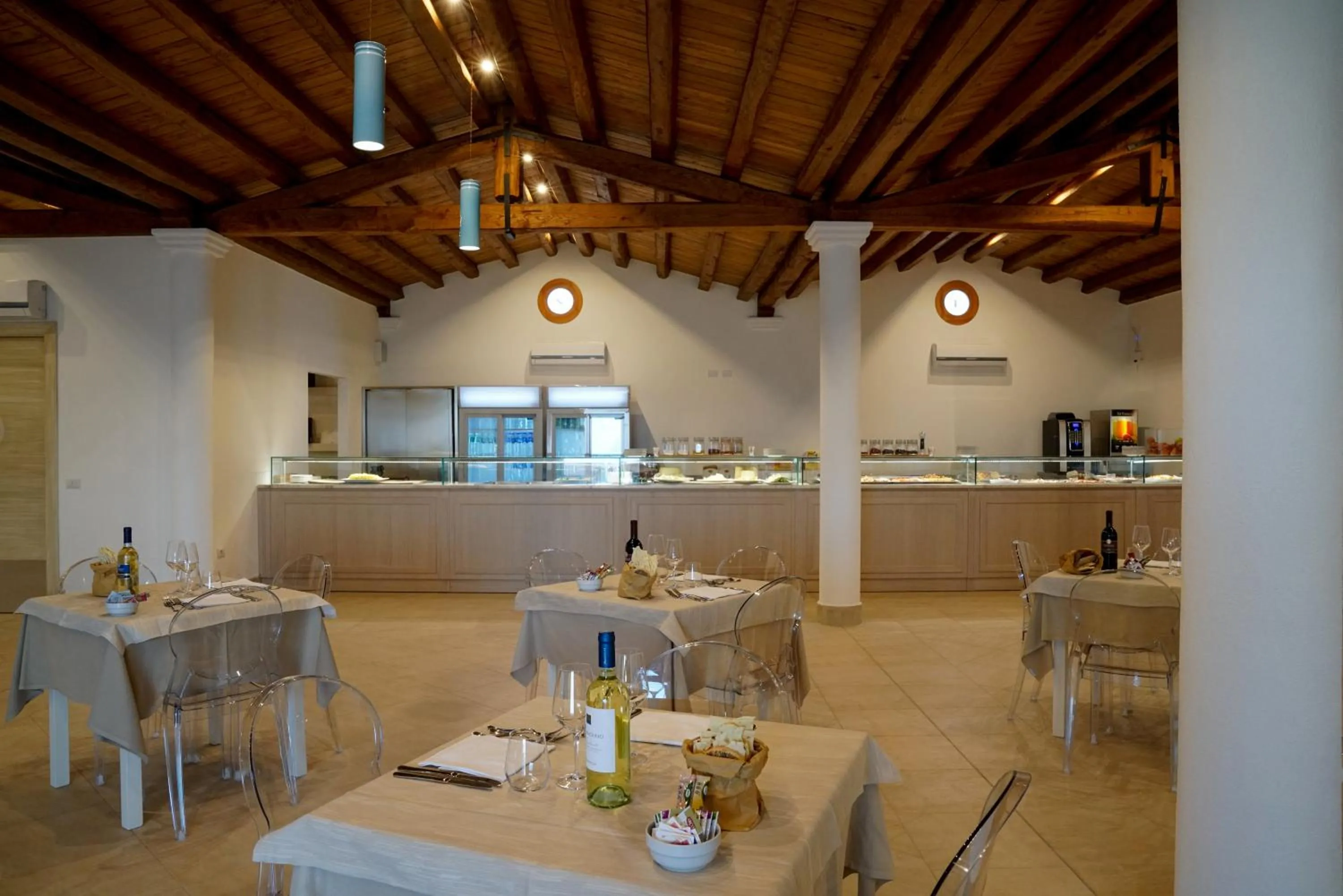 Restaurant/places to eat in GH Santina Resort & SPA