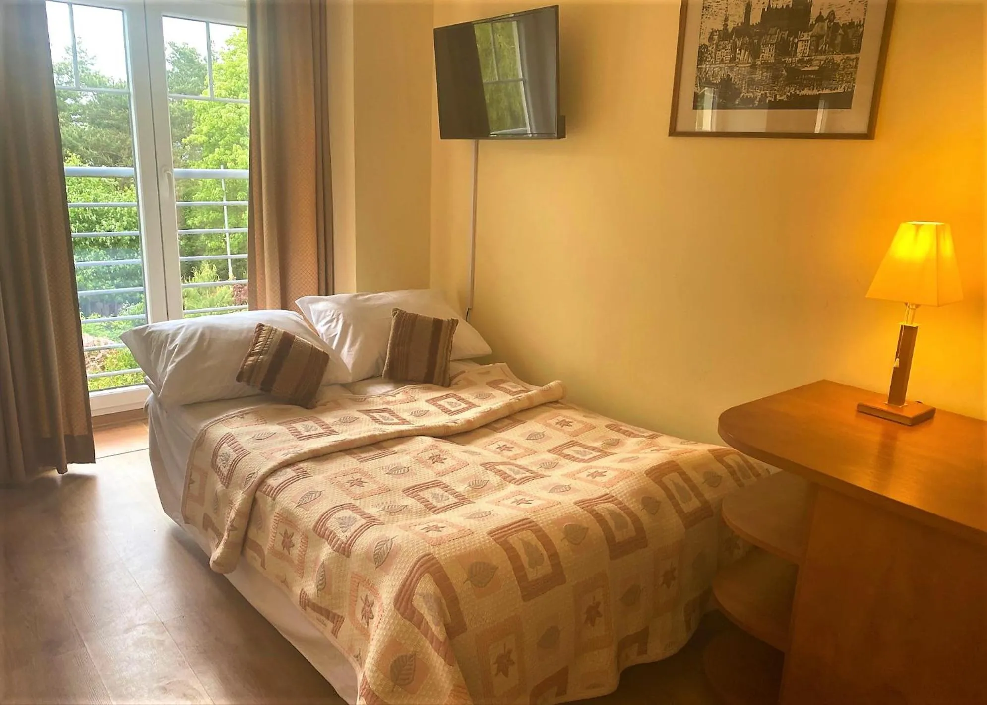 Photo of the whole room in Willa Solmare