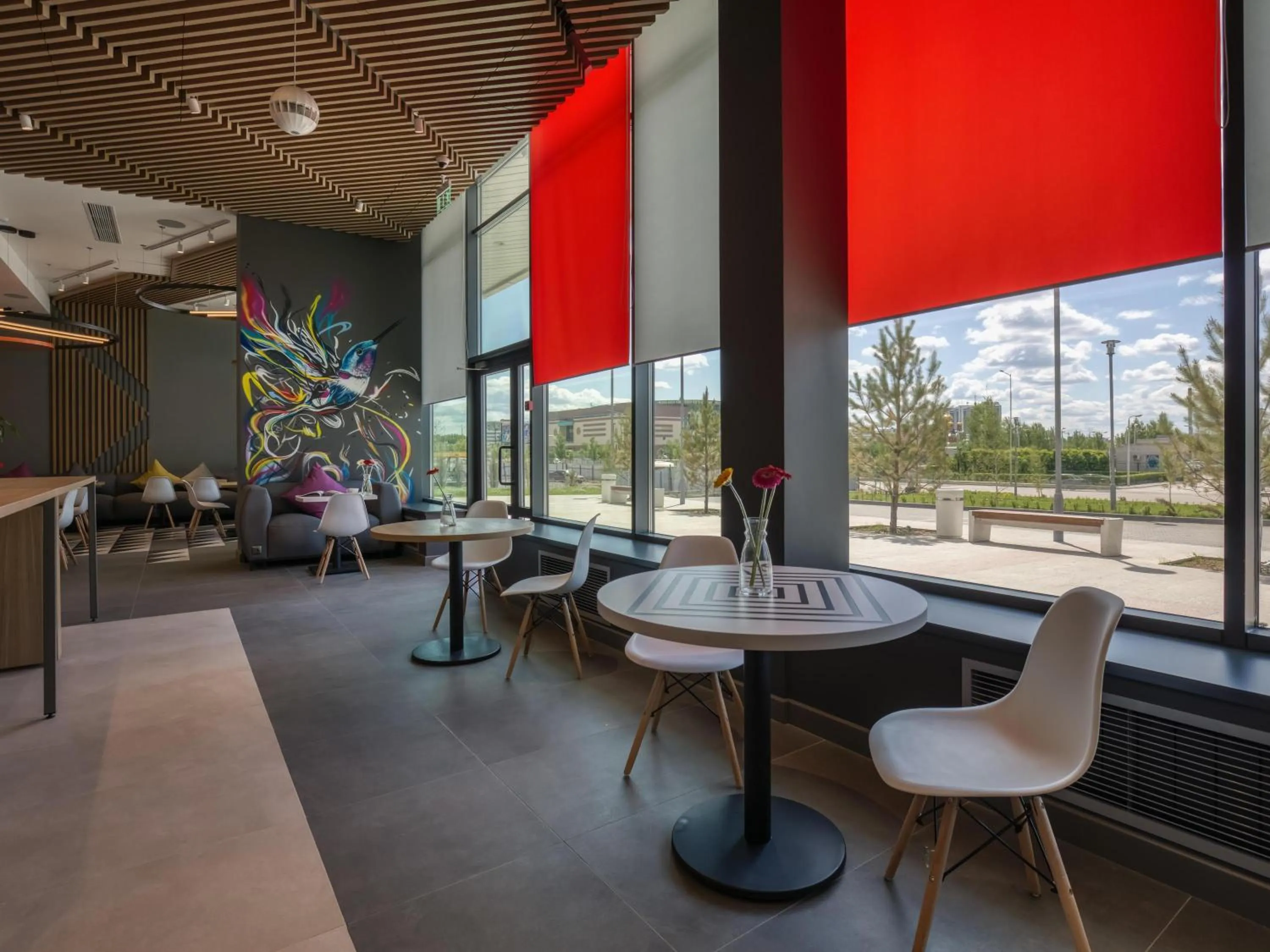 Restaurant/places to eat in Ibis Aktobe