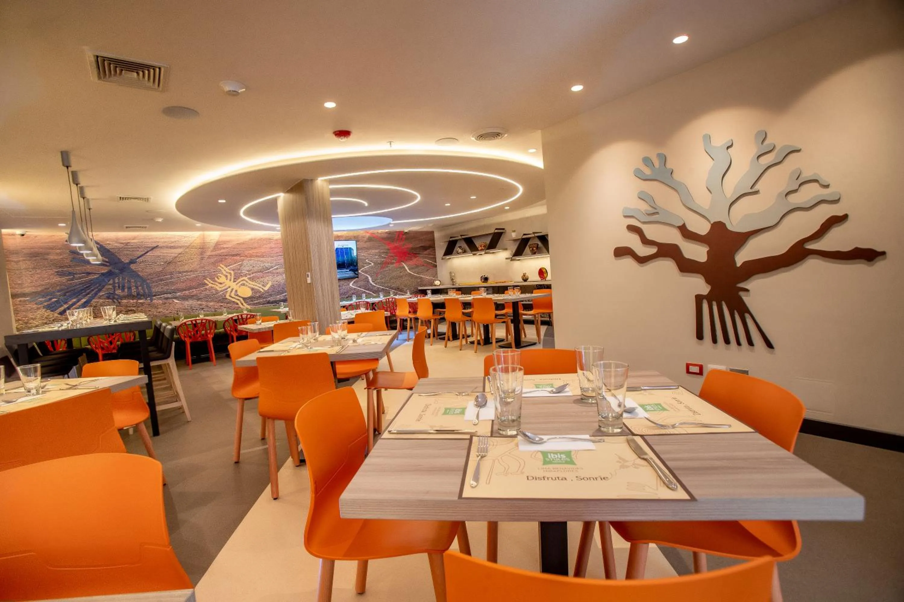Restaurant/places to eat in ibis Styles Lima Benavides Miraflores