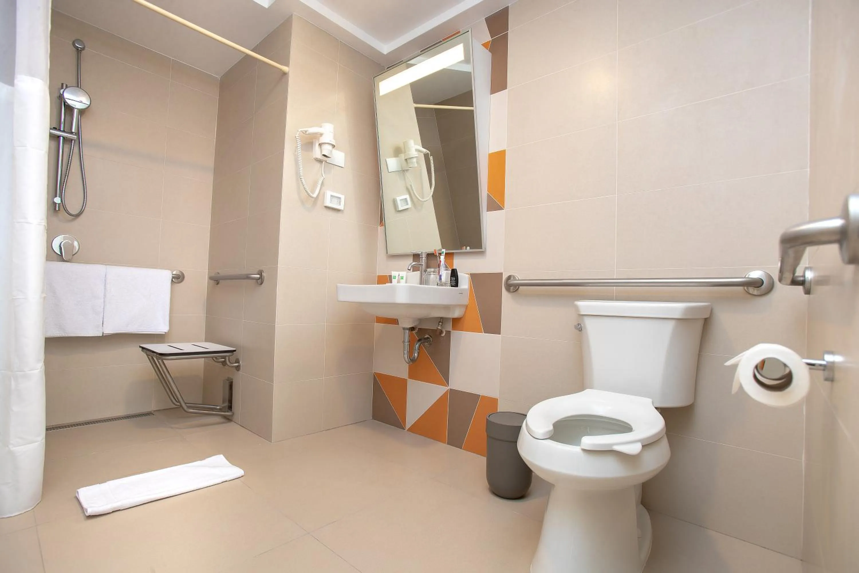 Facility for disabled guests in ibis Styles Lima Benavides Miraflores