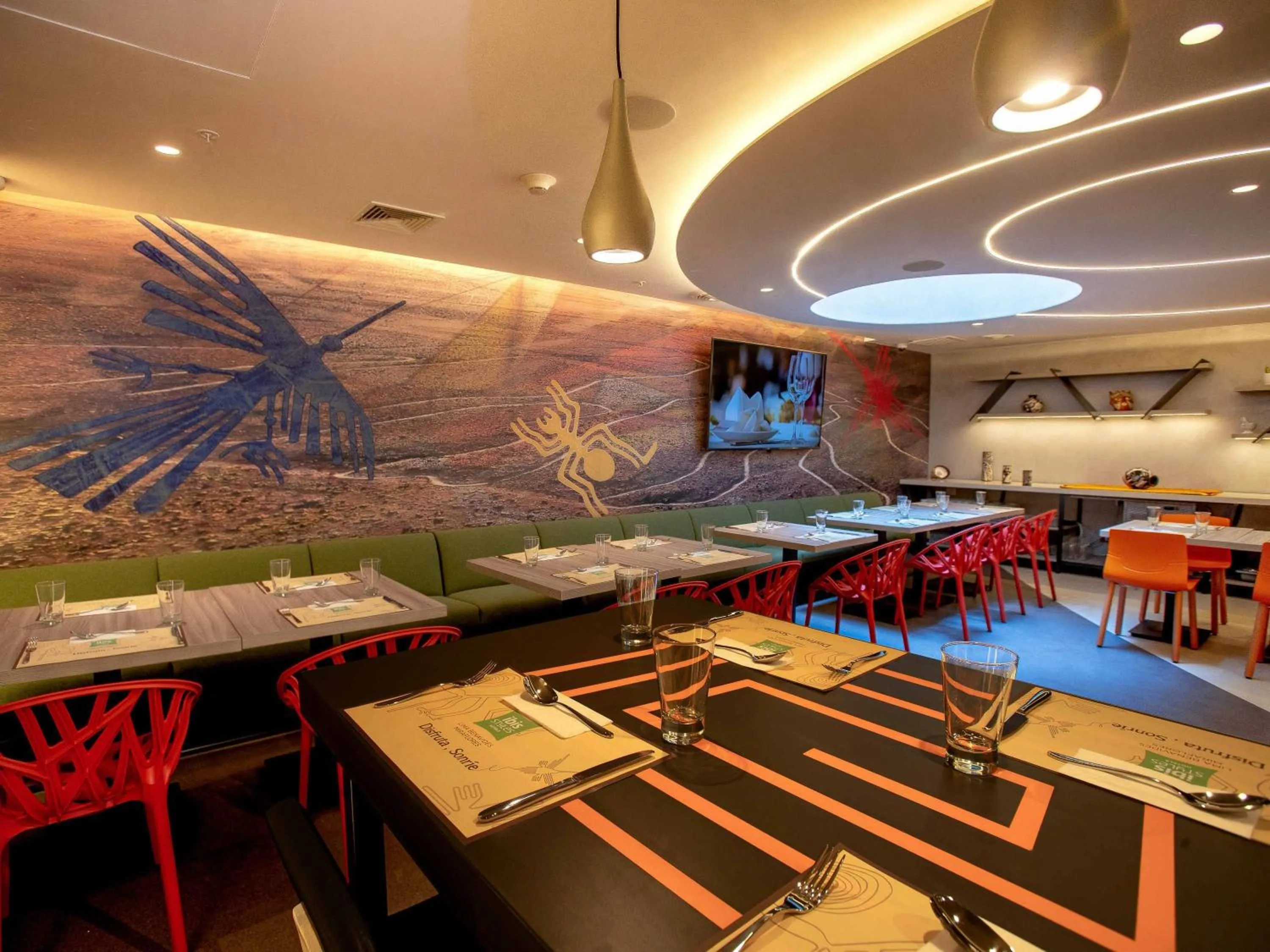 Restaurant/places to eat in ibis Styles Lima Benavides Miraflores