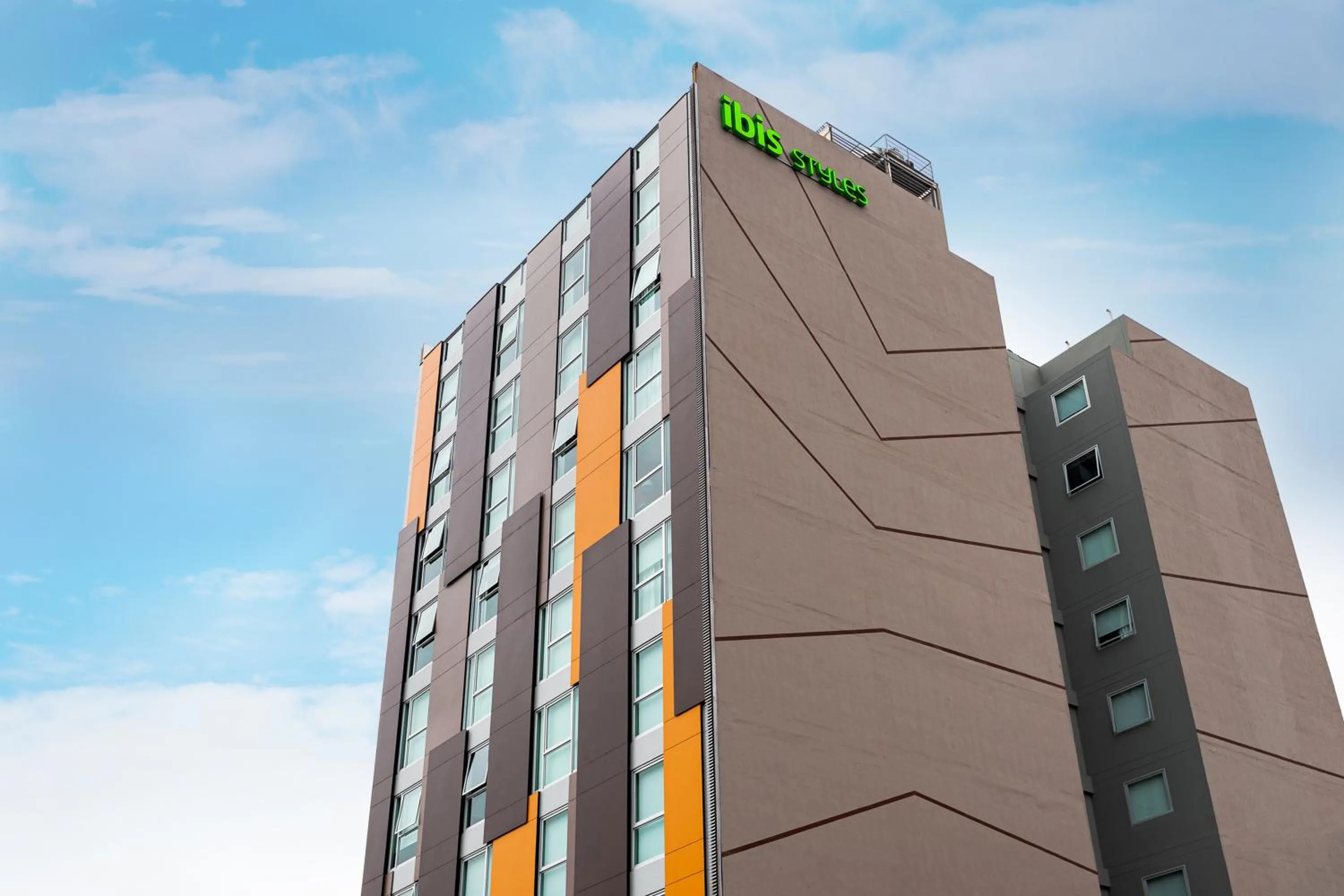 Property building in ibis Styles Lima Benavides Miraflores