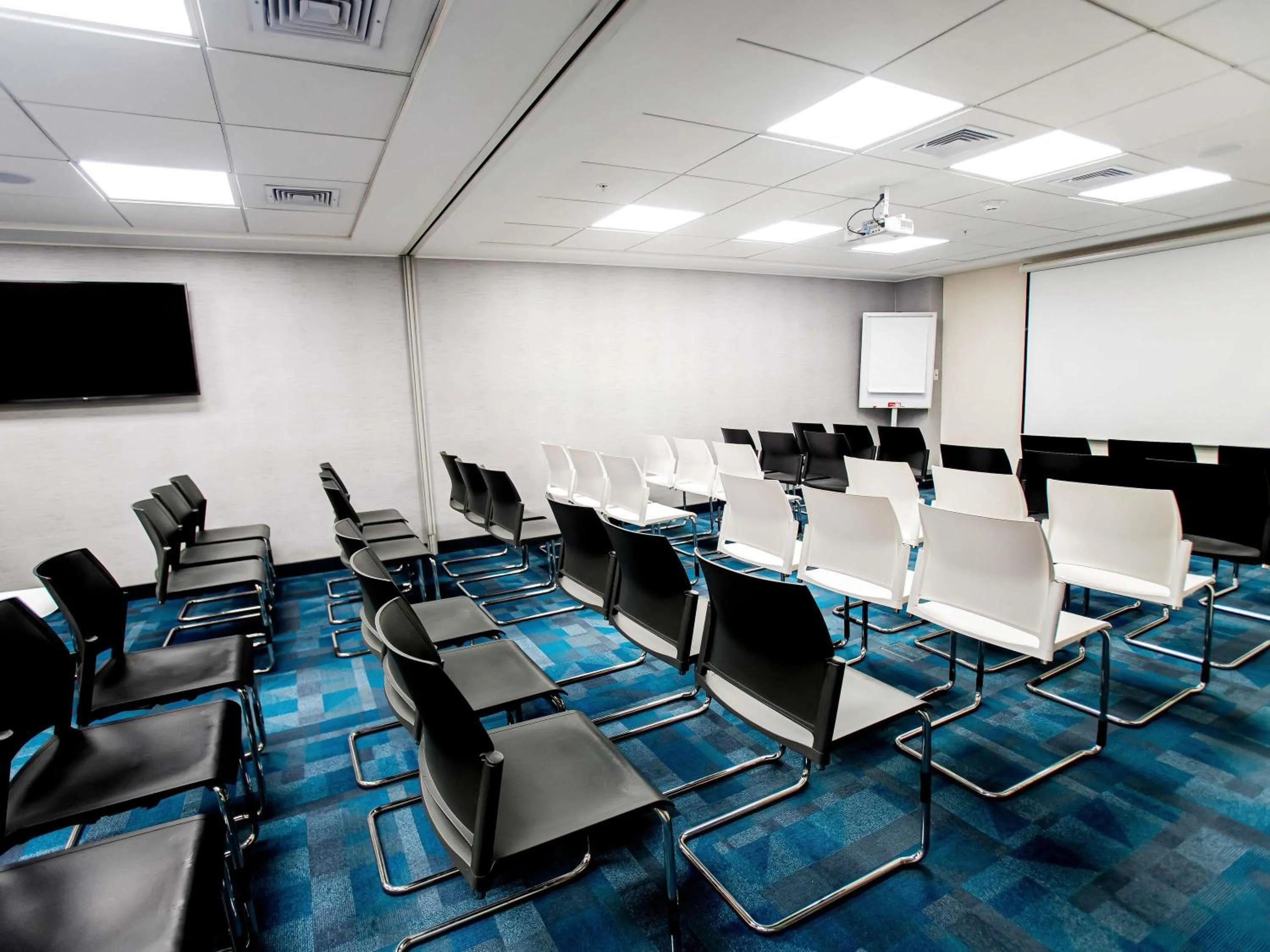 Meeting/conference room in ibis Styles Lima Benavides Miraflores