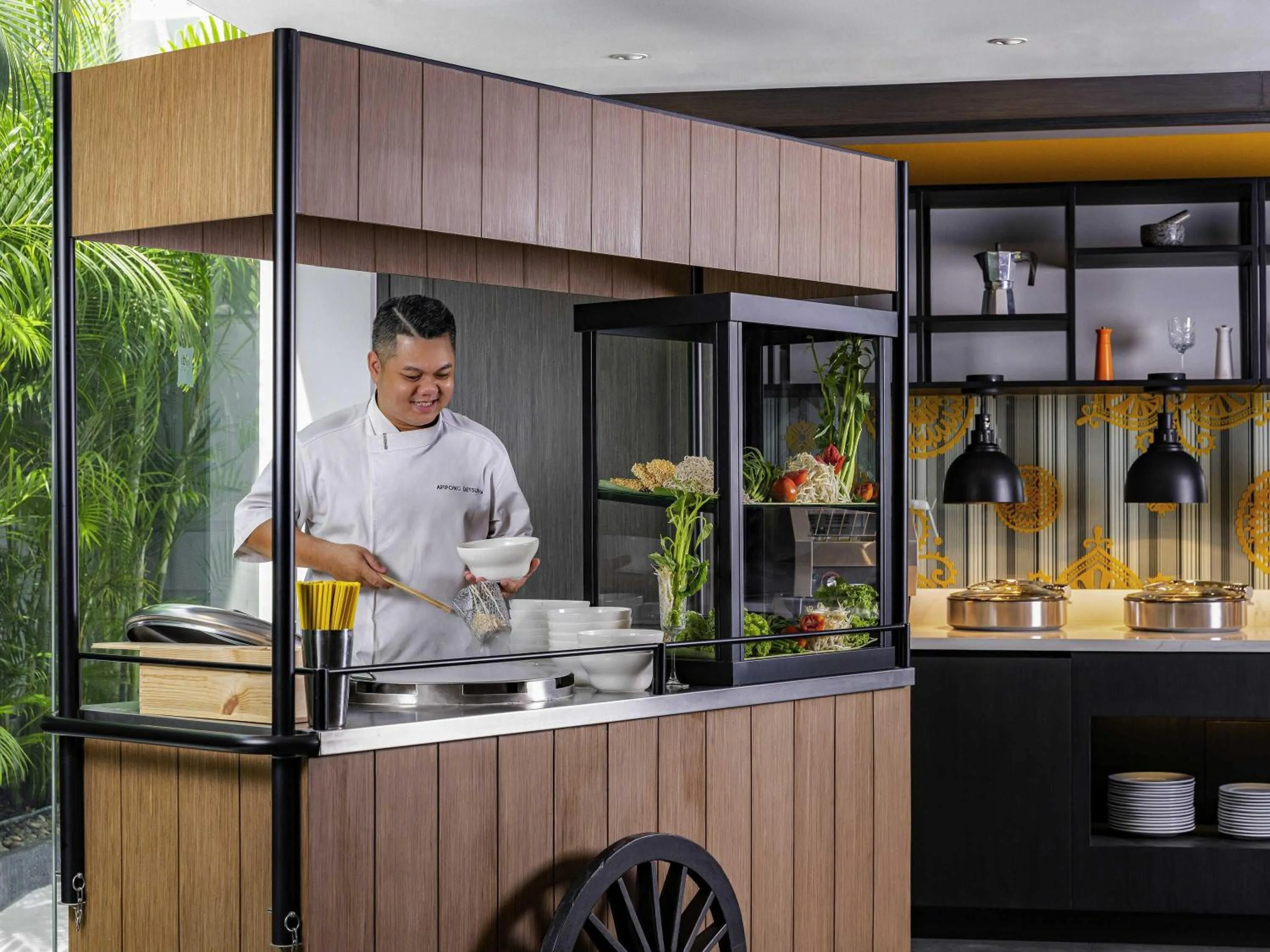 Restaurant/places to eat in ibis Styles Bangkok Silom