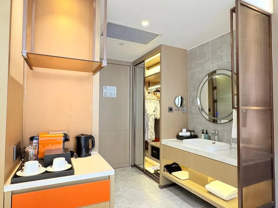 Photo of the whole room in Novotel Xi'an The Bell Tower