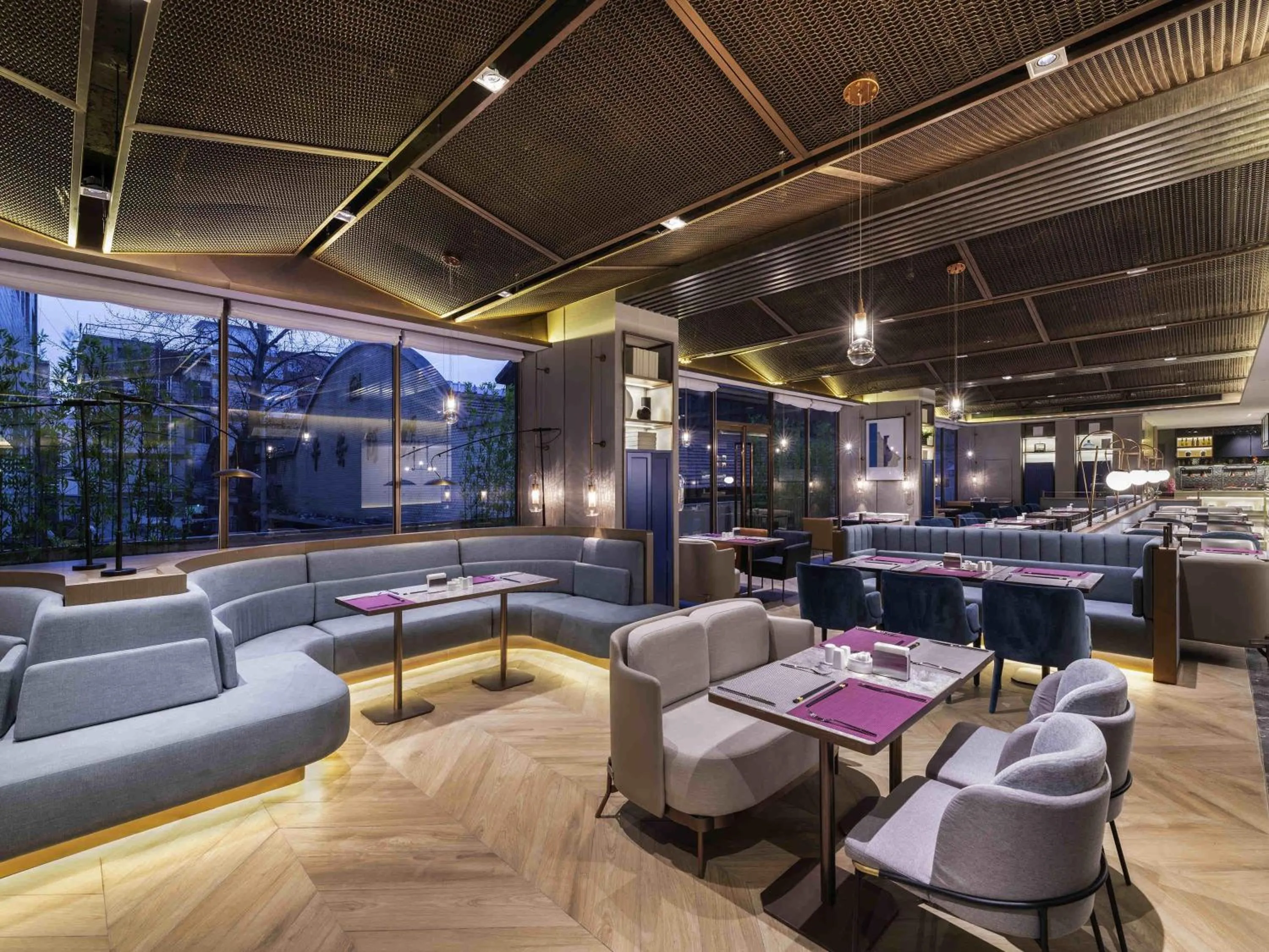 Restaurant/places to eat in Novotel Xi'an The Bell Tower