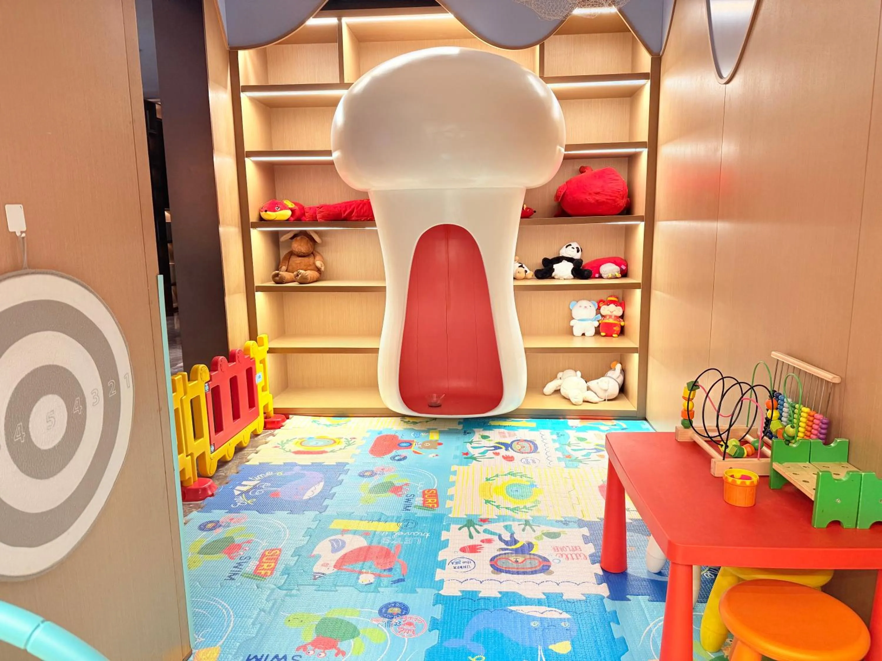 young children in Novotel Xi'an The Bell Tower