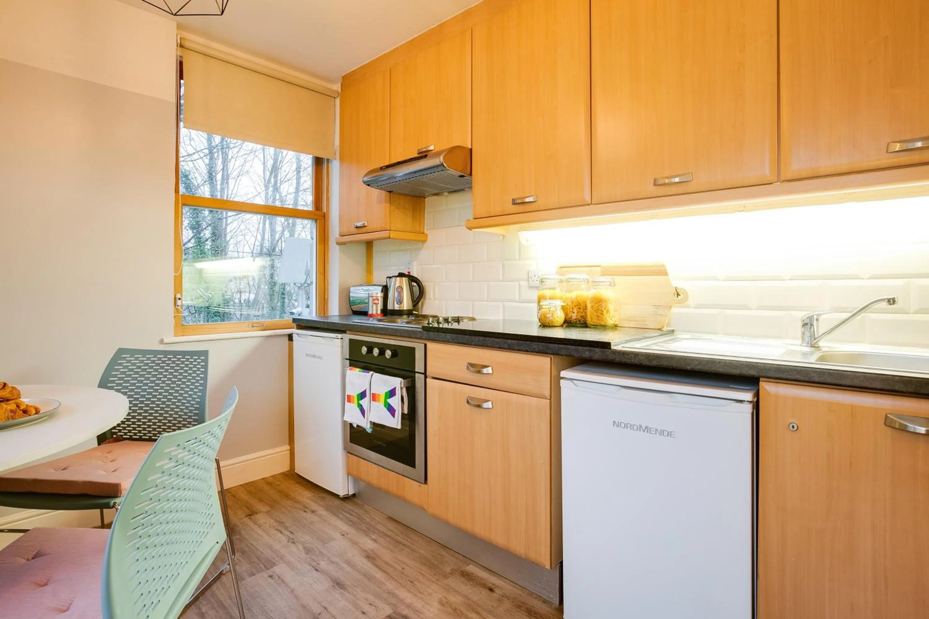 Kitchen or kitchenette in Griffith Rooms