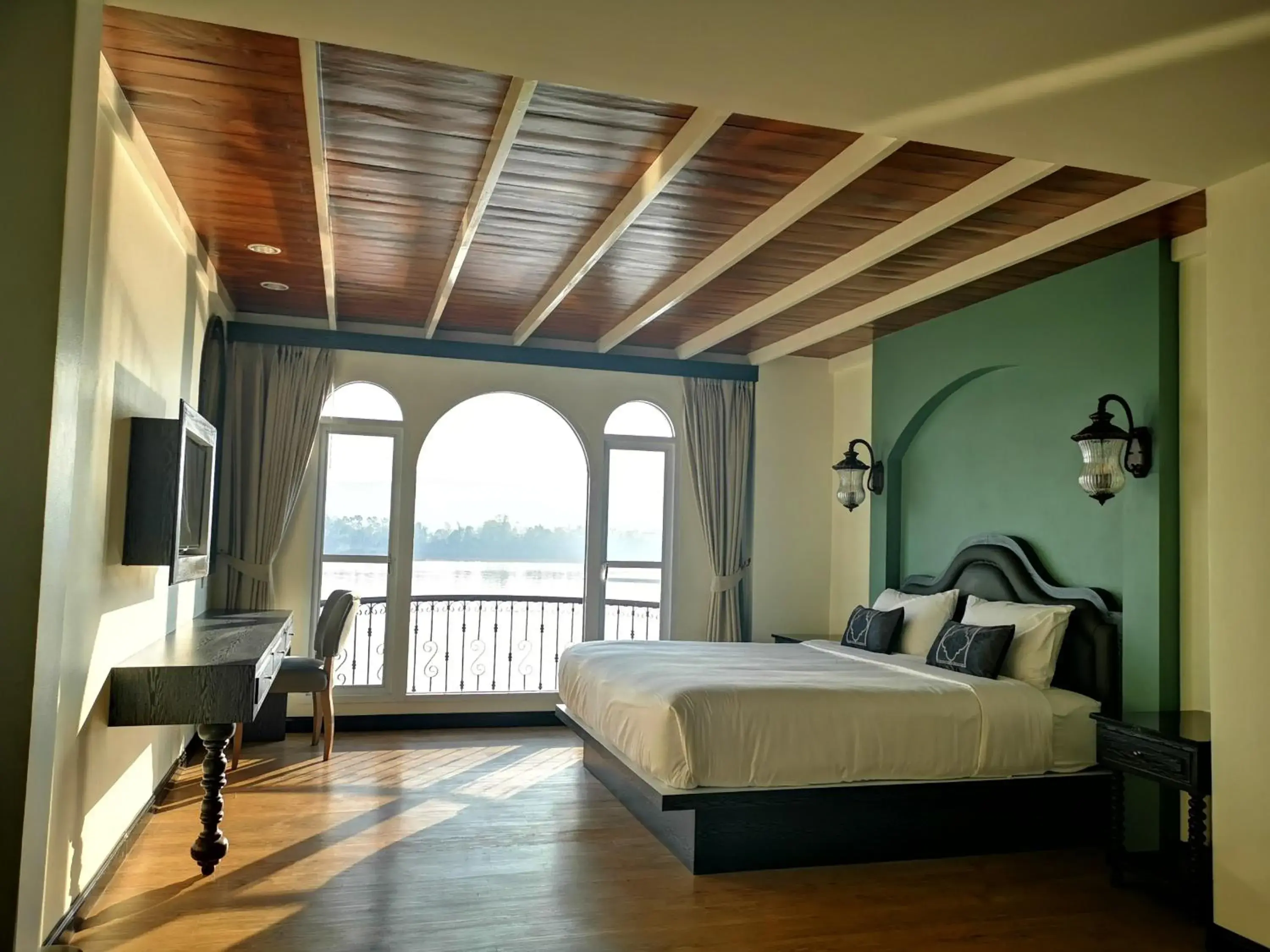 Deluxe King Room in Vera Costa Hotel Deluxe King Room in Vera Costa Hotel