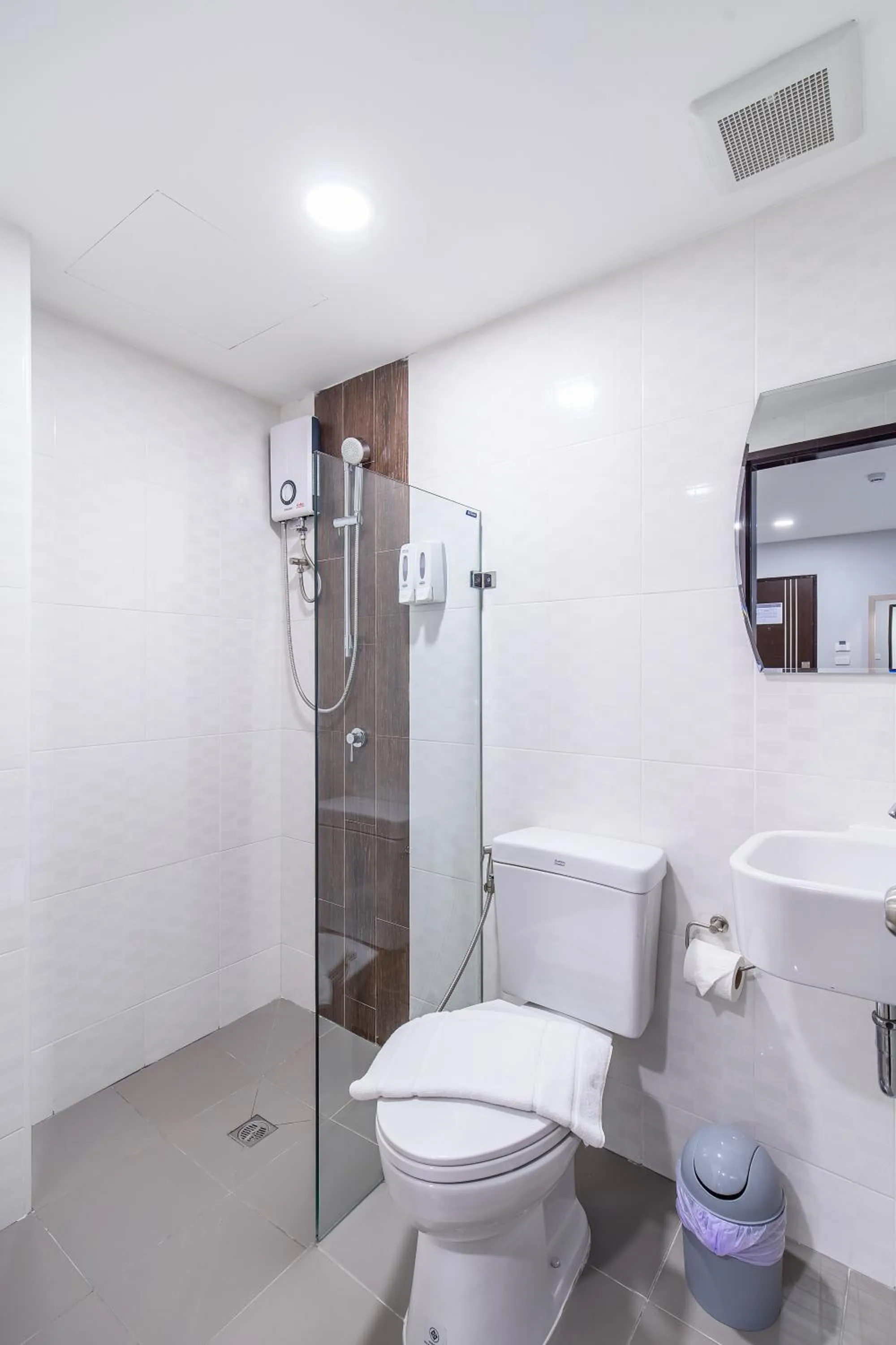 Toilet in PLAAI Play Hotel