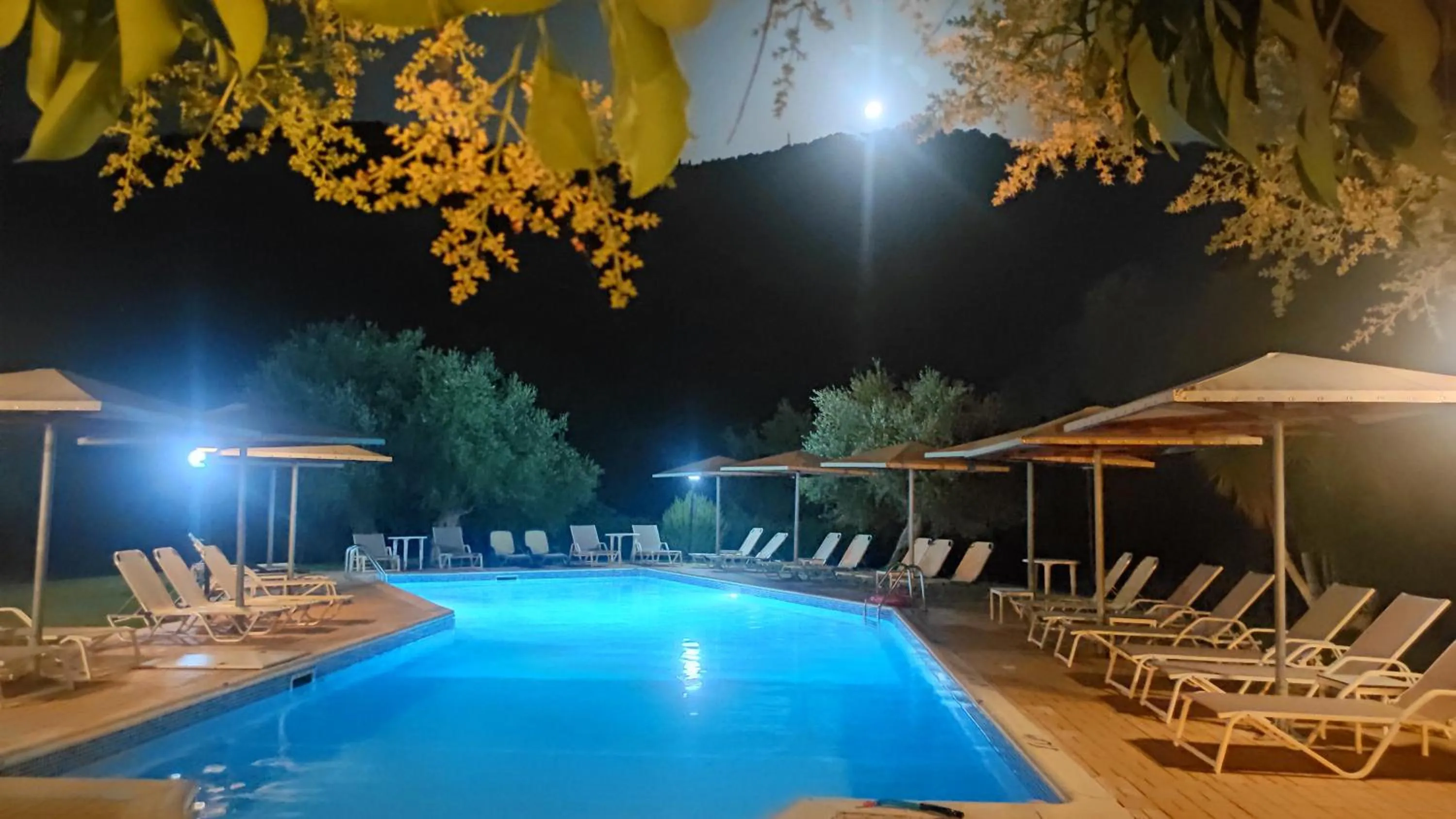 Donatos Apartments & Studios