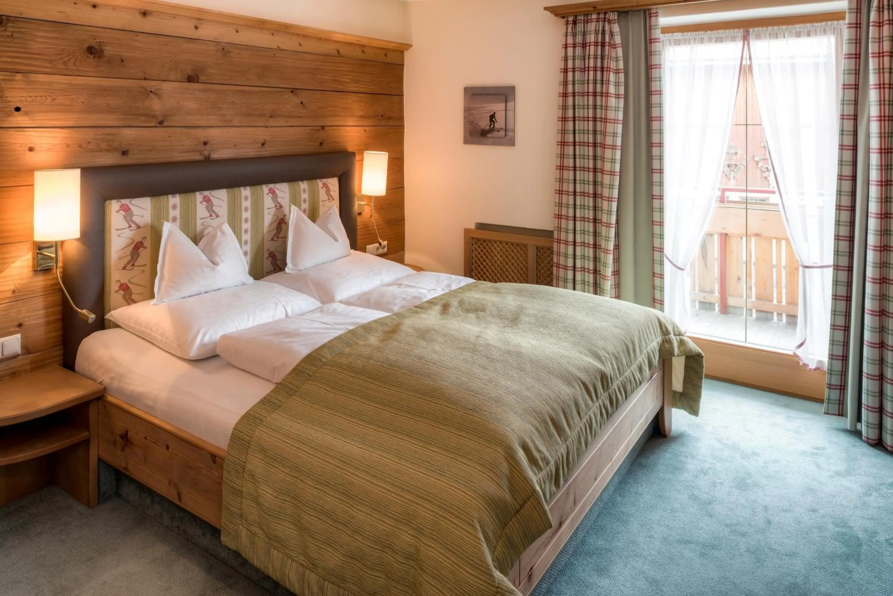 Photo of the whole room, Bed in Hotel Garni Serfauserhof